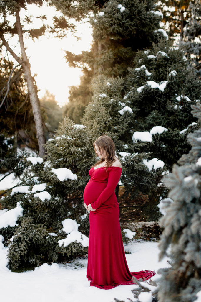 red maternity dress curve shape natural light niagara photographer