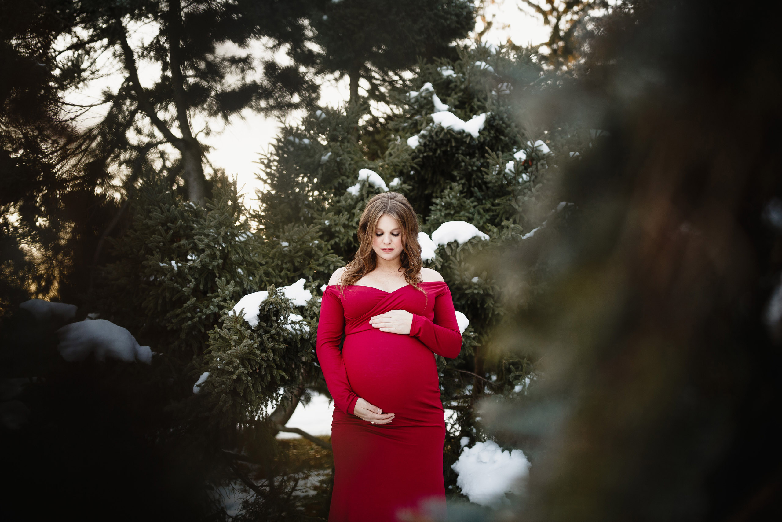 red maternity dress curve shape natural light niagara photographer