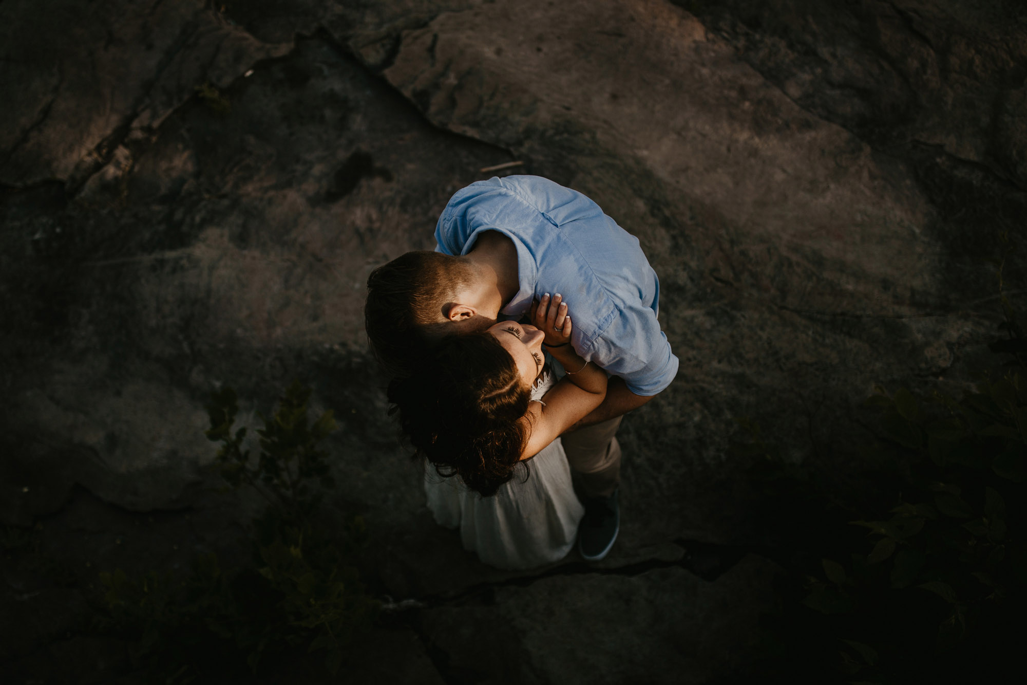 Engagement session outdoor summer niagara river
