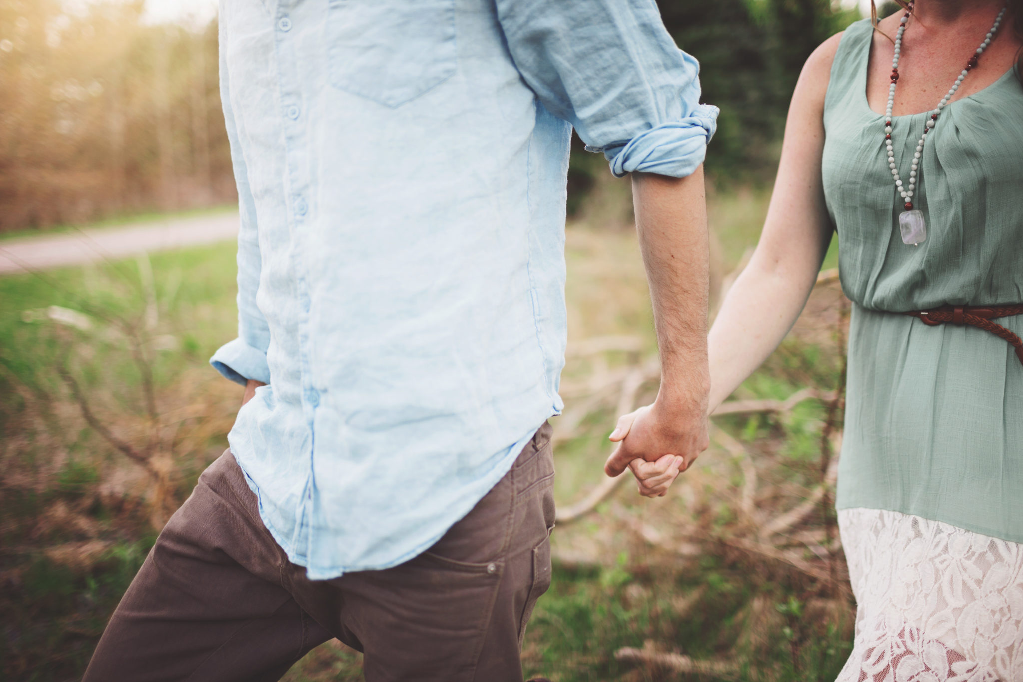 outdoor couples engagement session