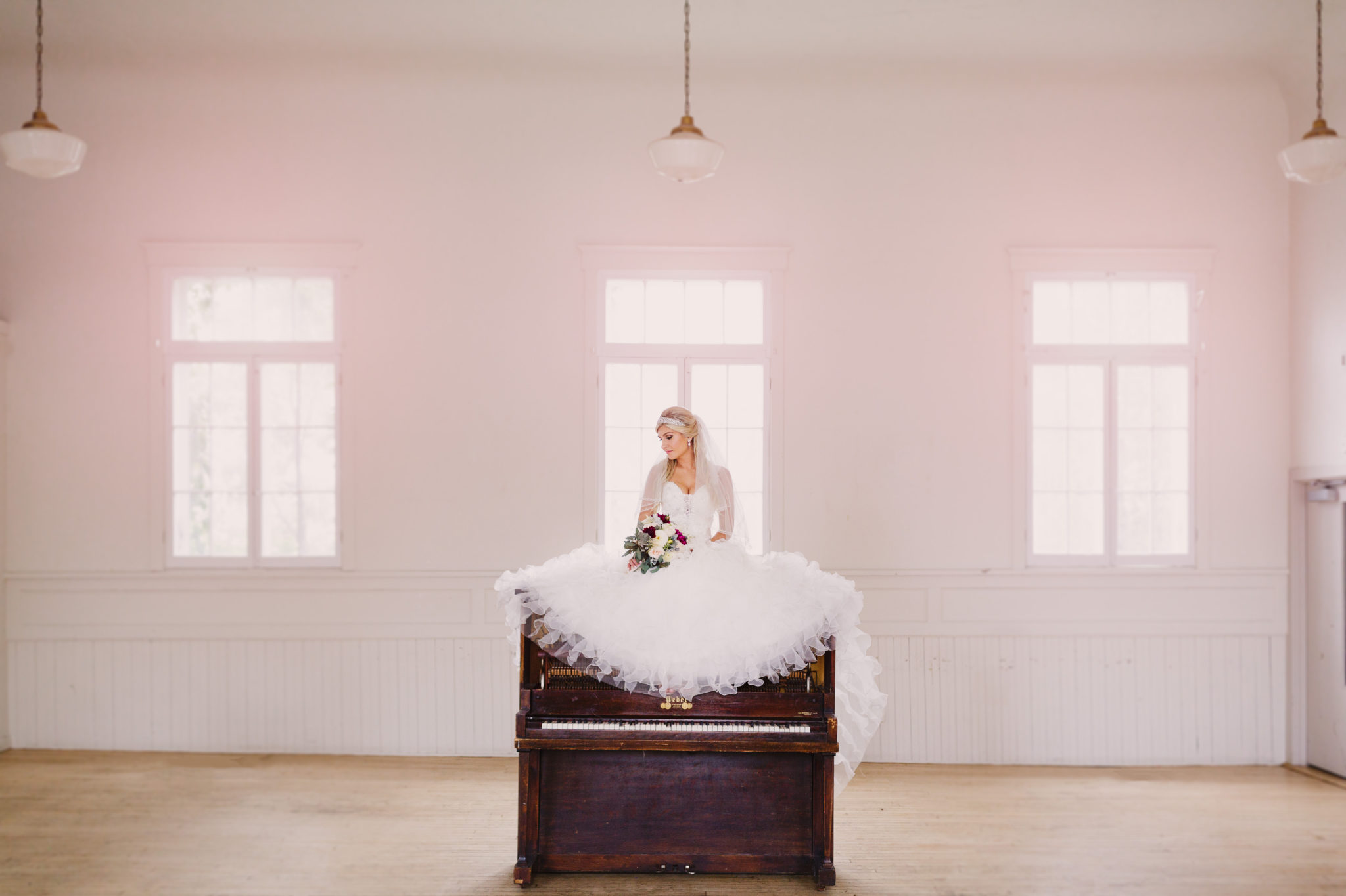 Bride-on-piano-white-pink-vintage-toronto-hamilton