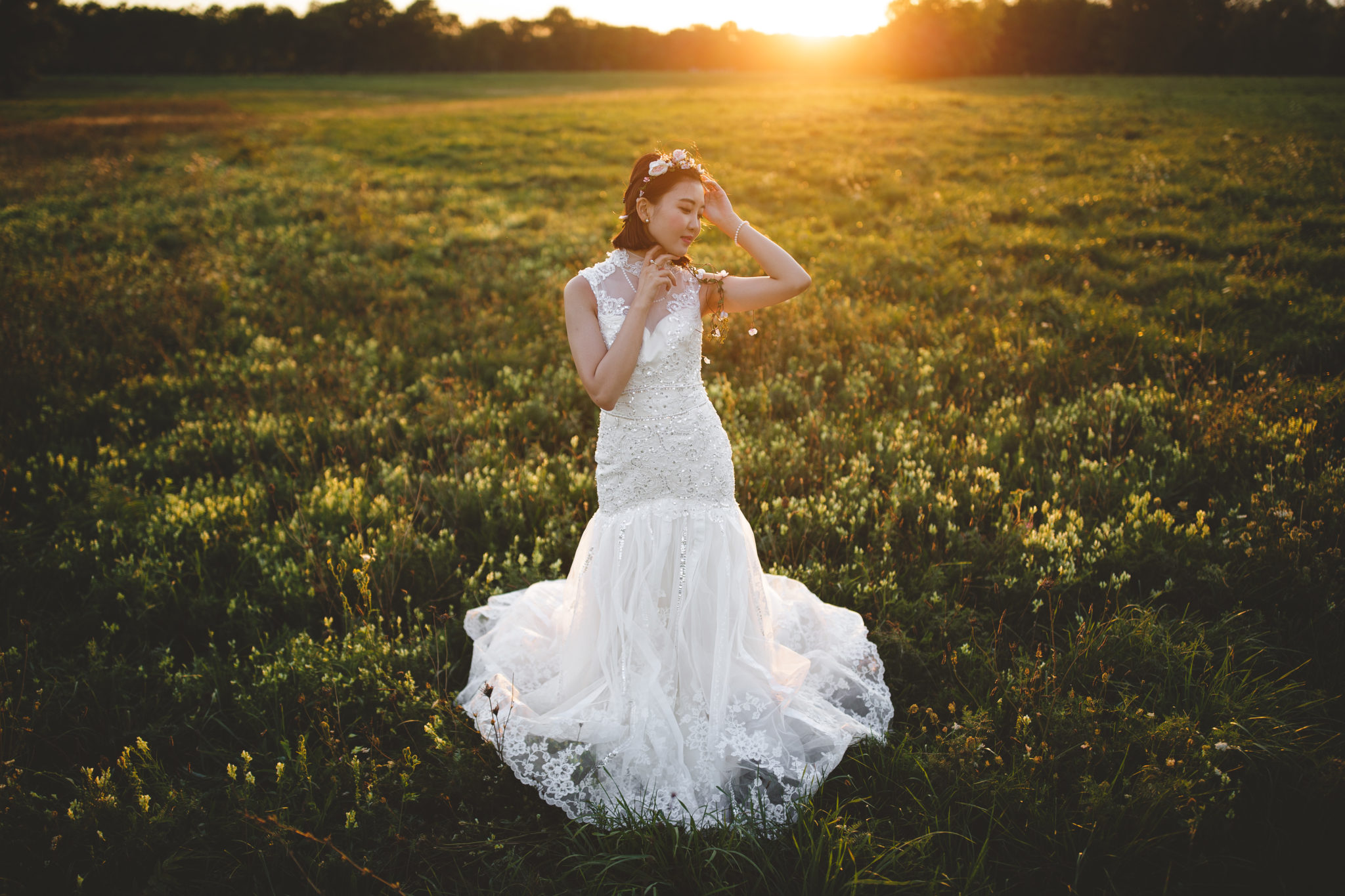 bride-wedding-gown-field-sunset-flare-niagara