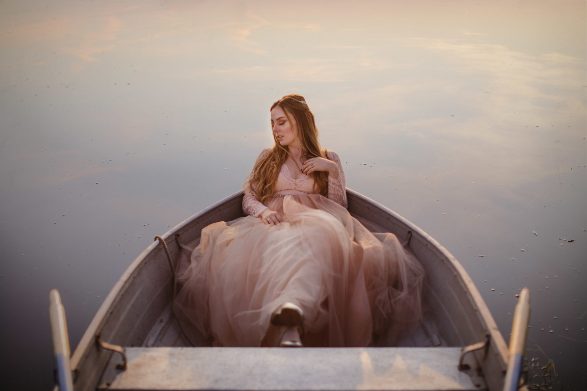 fairytale-wedding-niagara-farm-boat-water