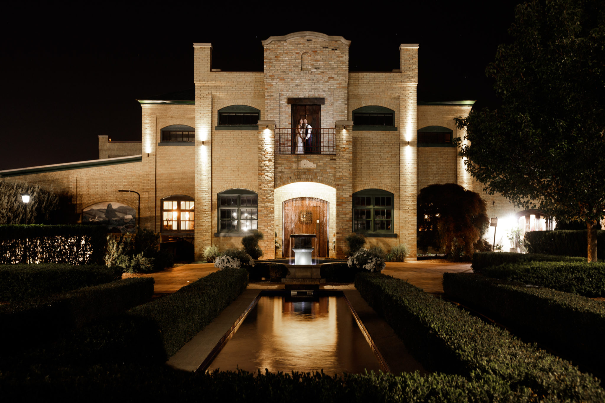 hacienda-sarria-wedding-outdoors-night-photography-waterloo