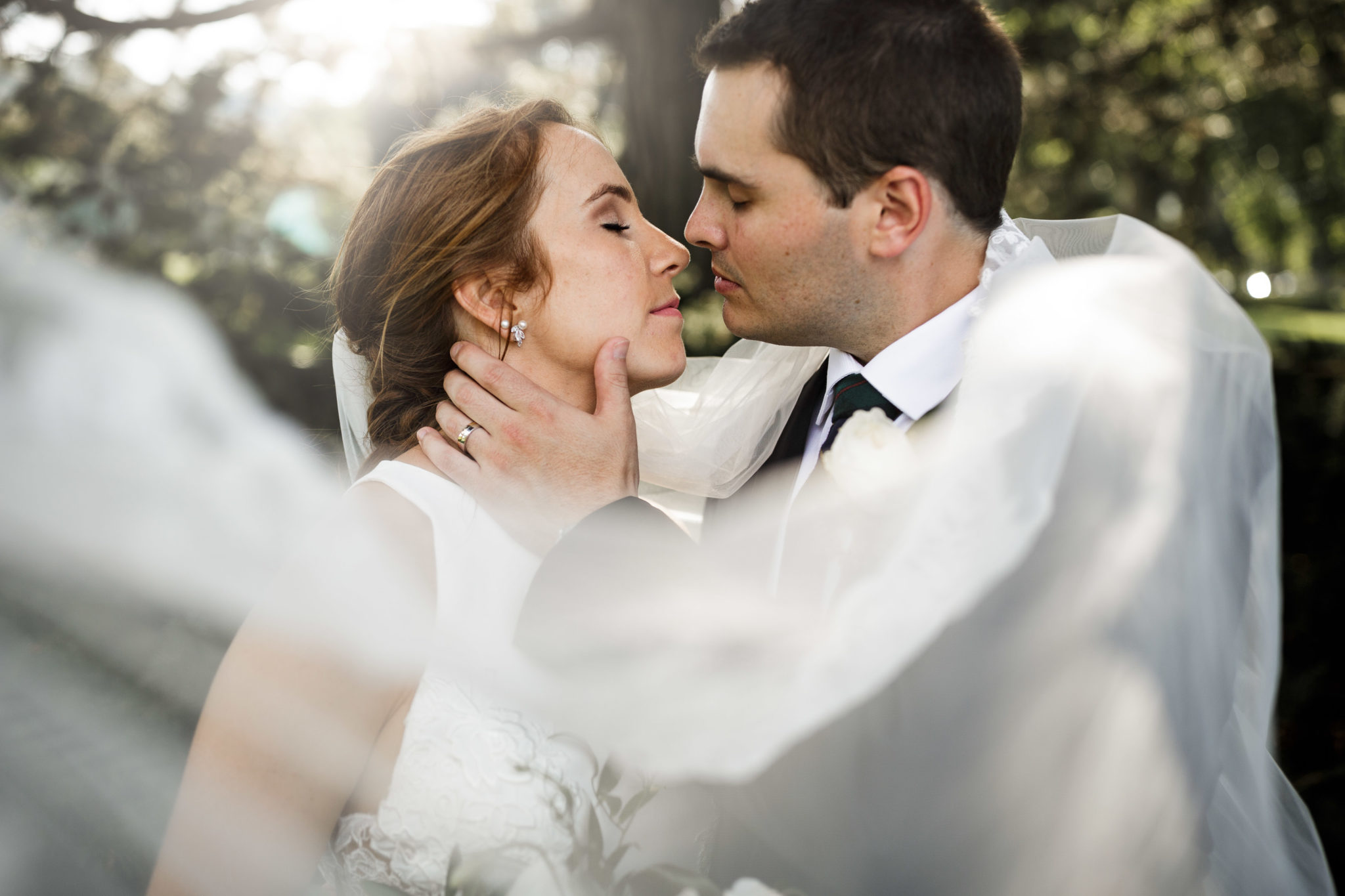wind-veil-kiss-romance-hamilton-wedding