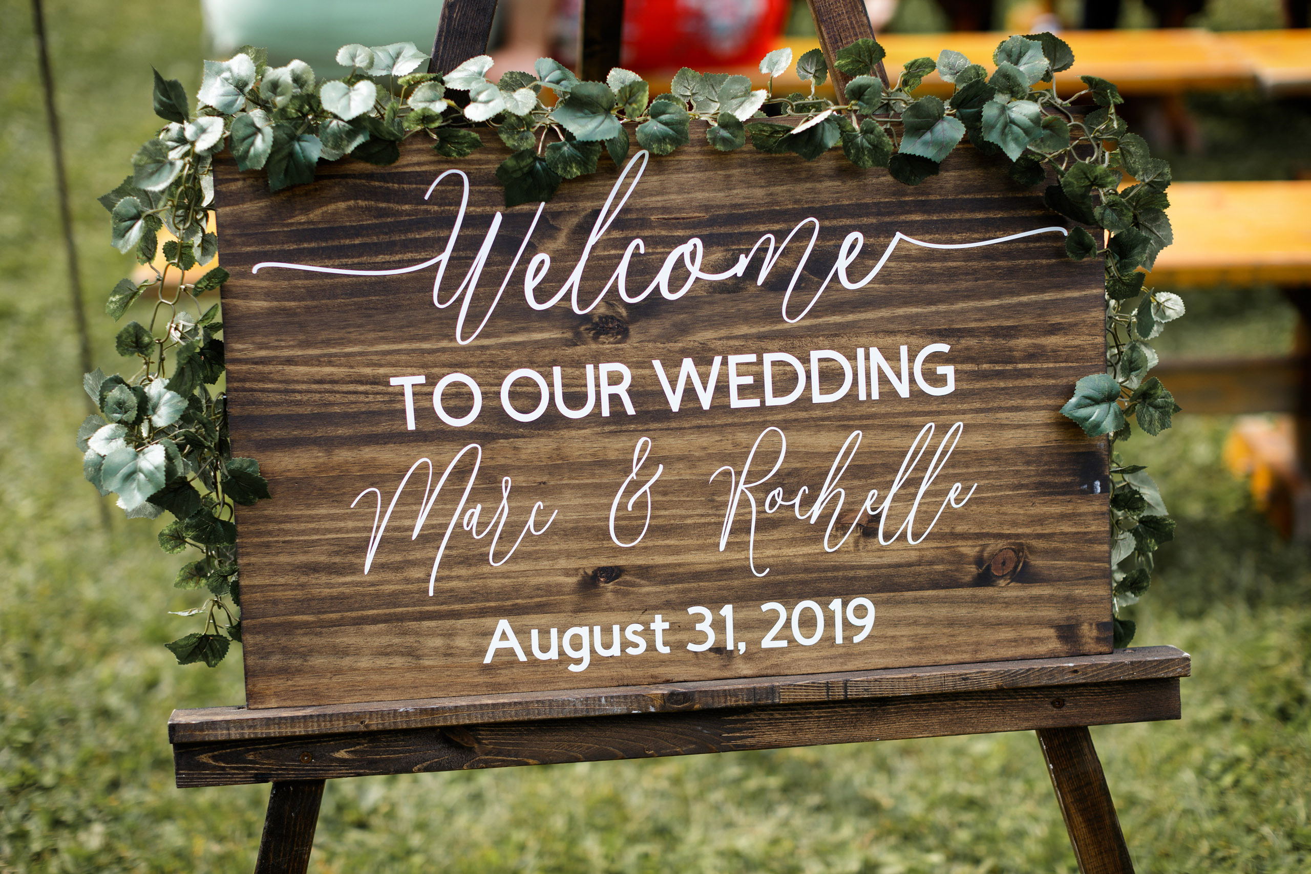 balls falls wedding outdoor ceremony watering can flowers niagara photographer