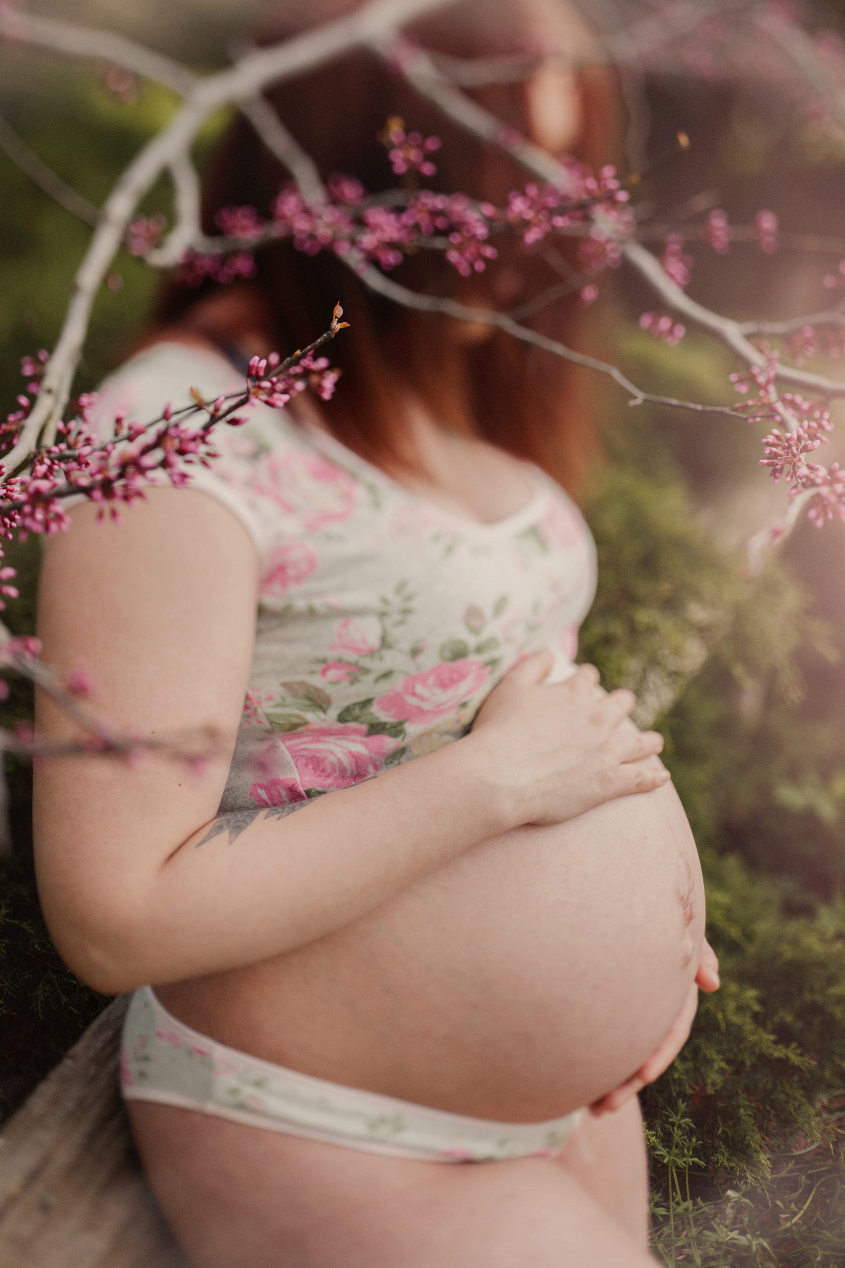spring maternity photos pink lingerie boudoir pregnant niagara