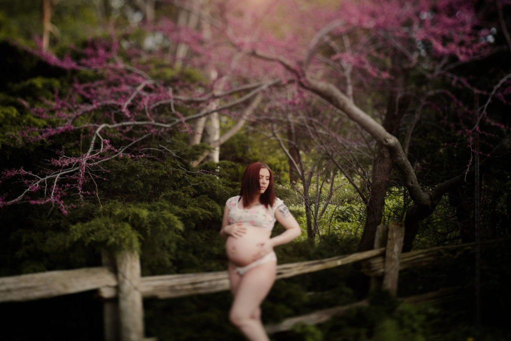 dreamy maternity photos niagara photographer lingerie pregnant boudoir
