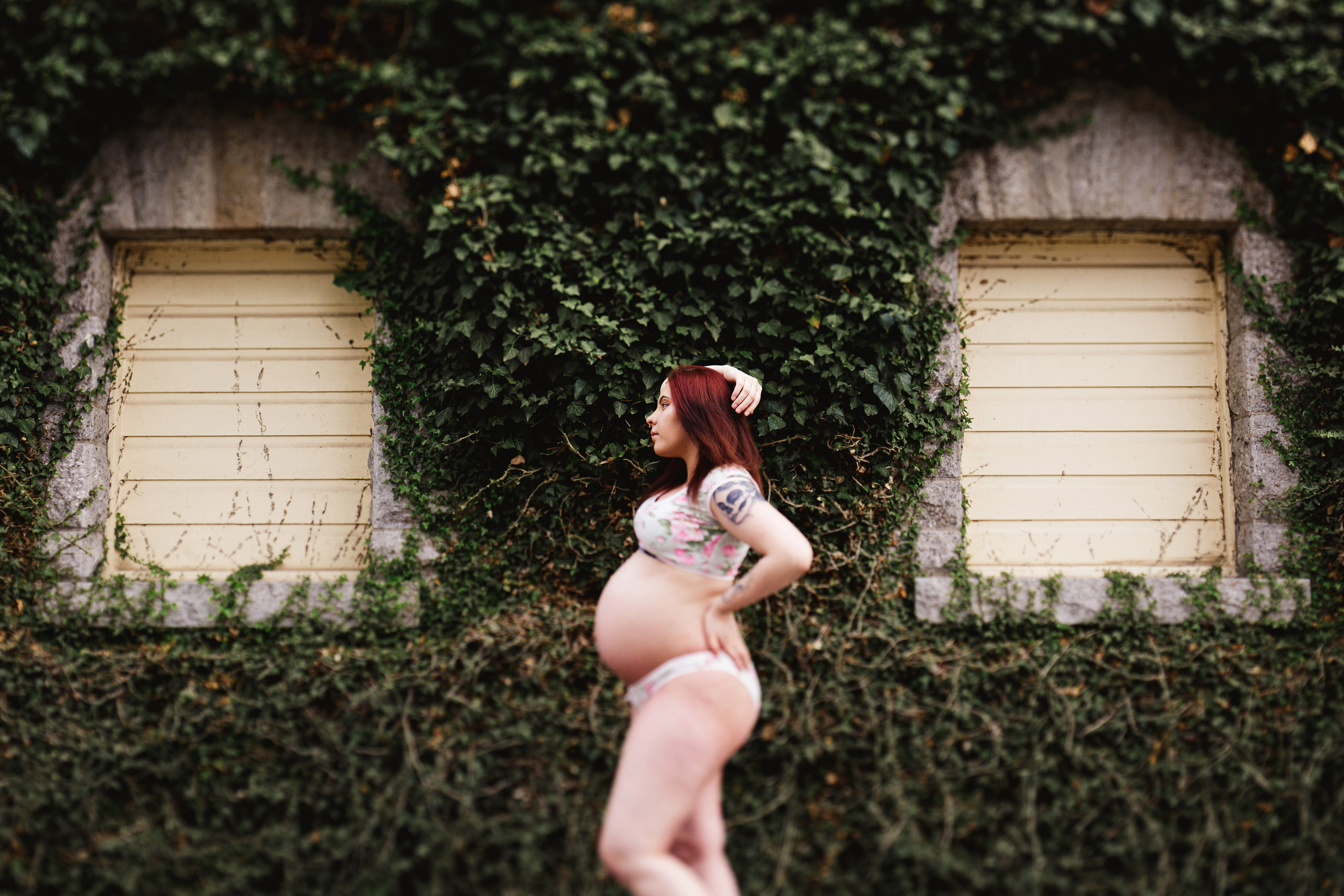 edgy boudoir maternity pregnant niagara photographer lingerie ohhh lulu