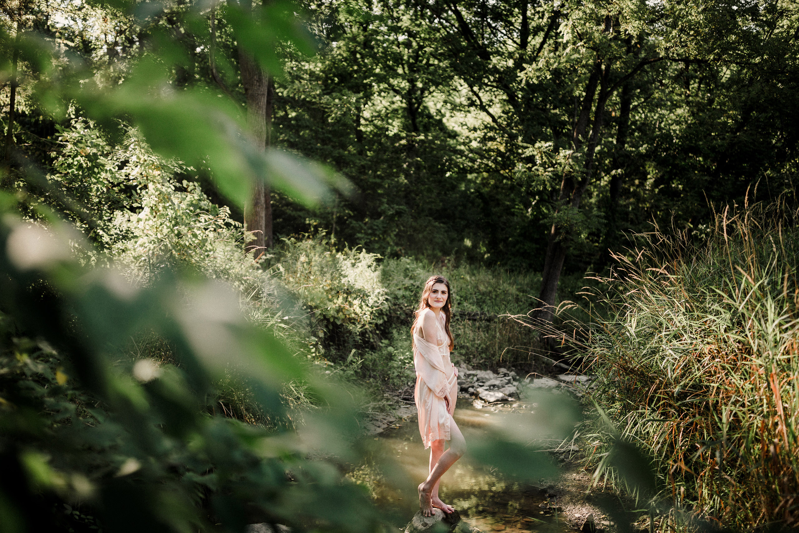 niagara boudoir photographer outdoor body positive