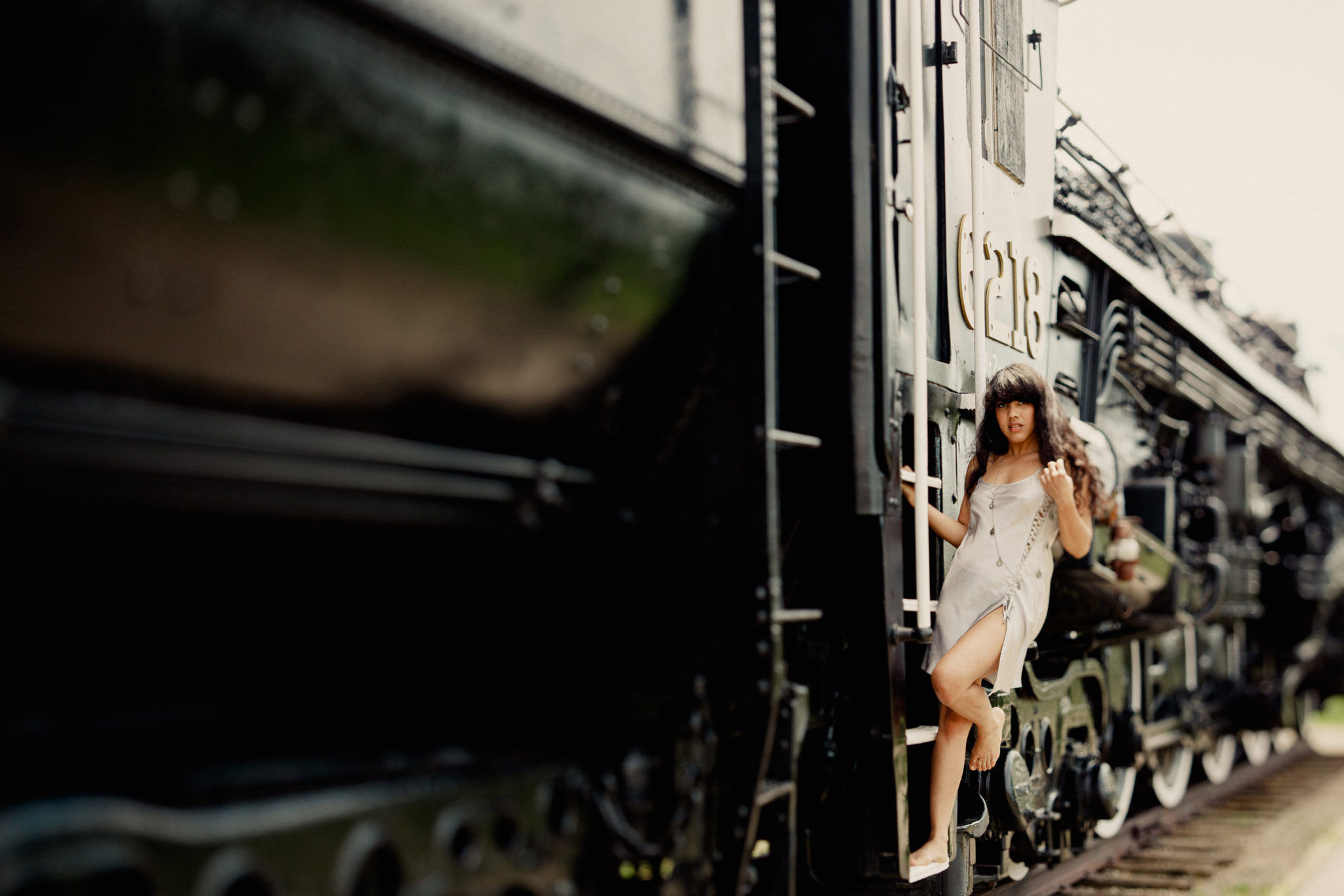 https://afterglowimages.ca/wp-content/uploads/2021/01/011-sexy-photos-train-boudoir-lingerie-outdoor-photographer-niagara-southcoast-beauty-makeup-2048x1366.jpg