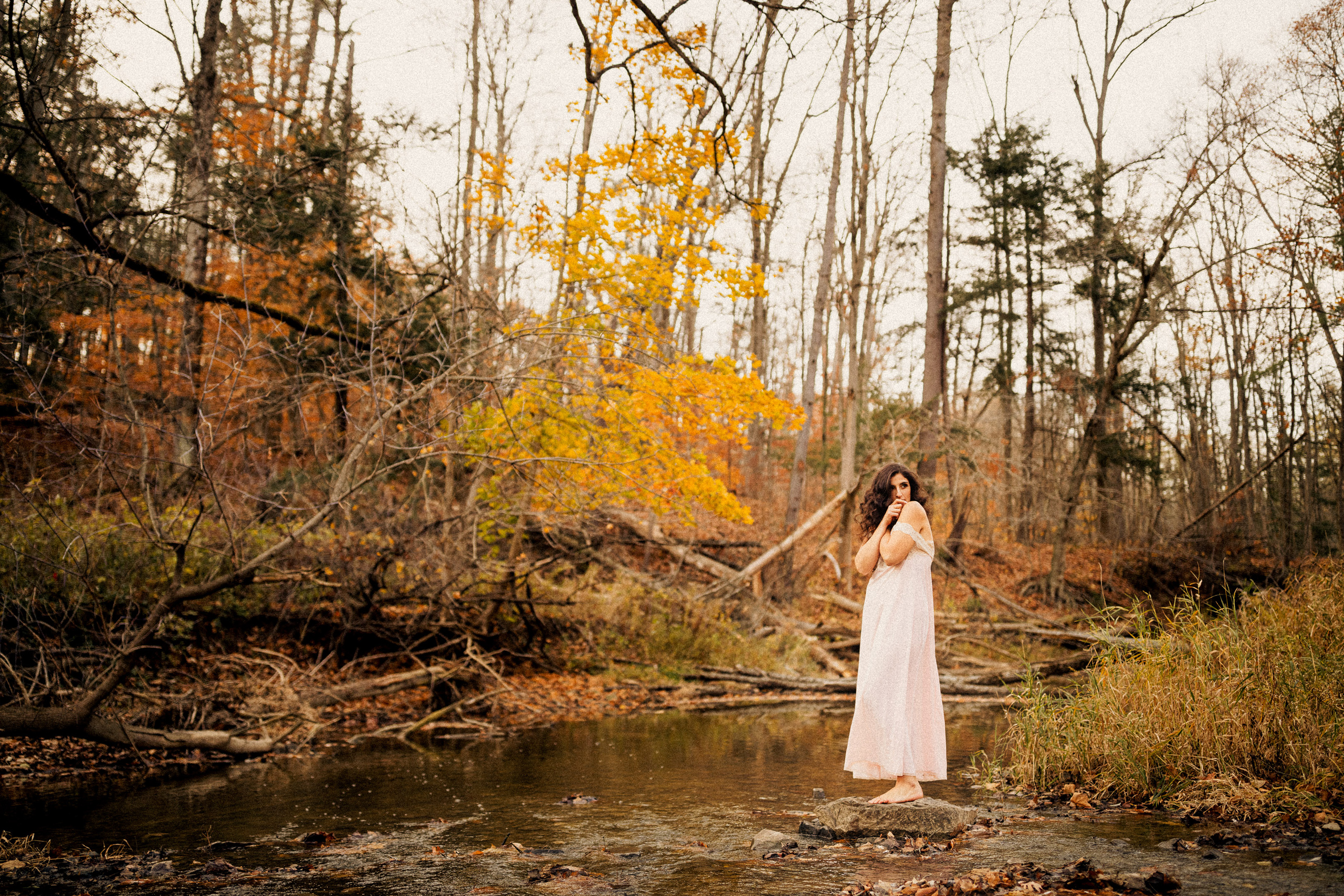outdoor boudoir river fall autumn pink girl water