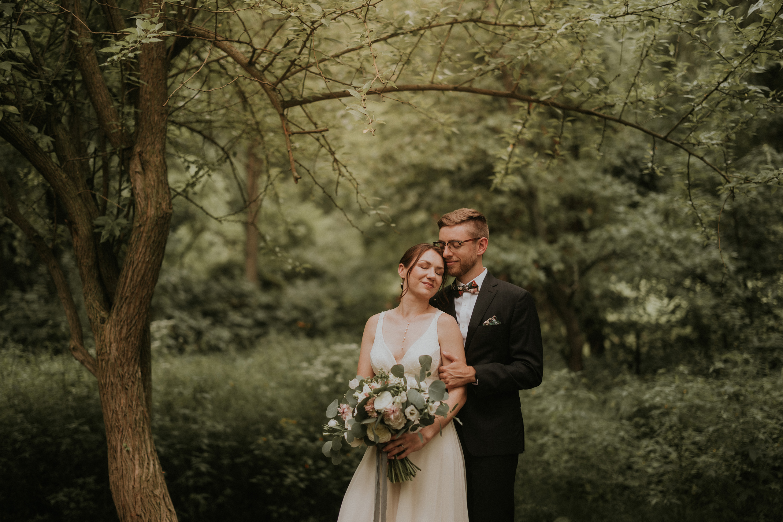 bride groom wedding photographer afterglow vineland nature fores