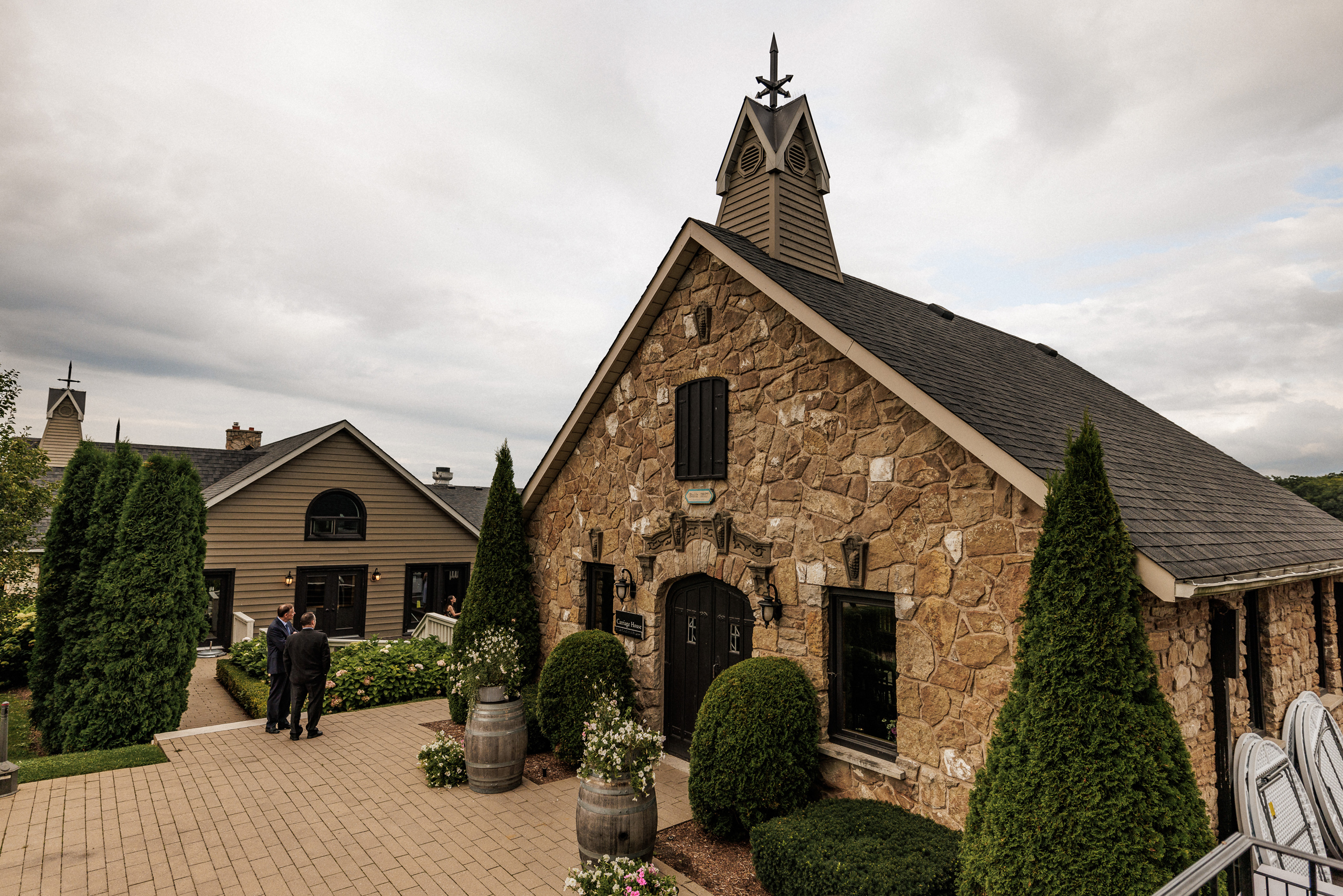 carriage house vineland estates winery wedding