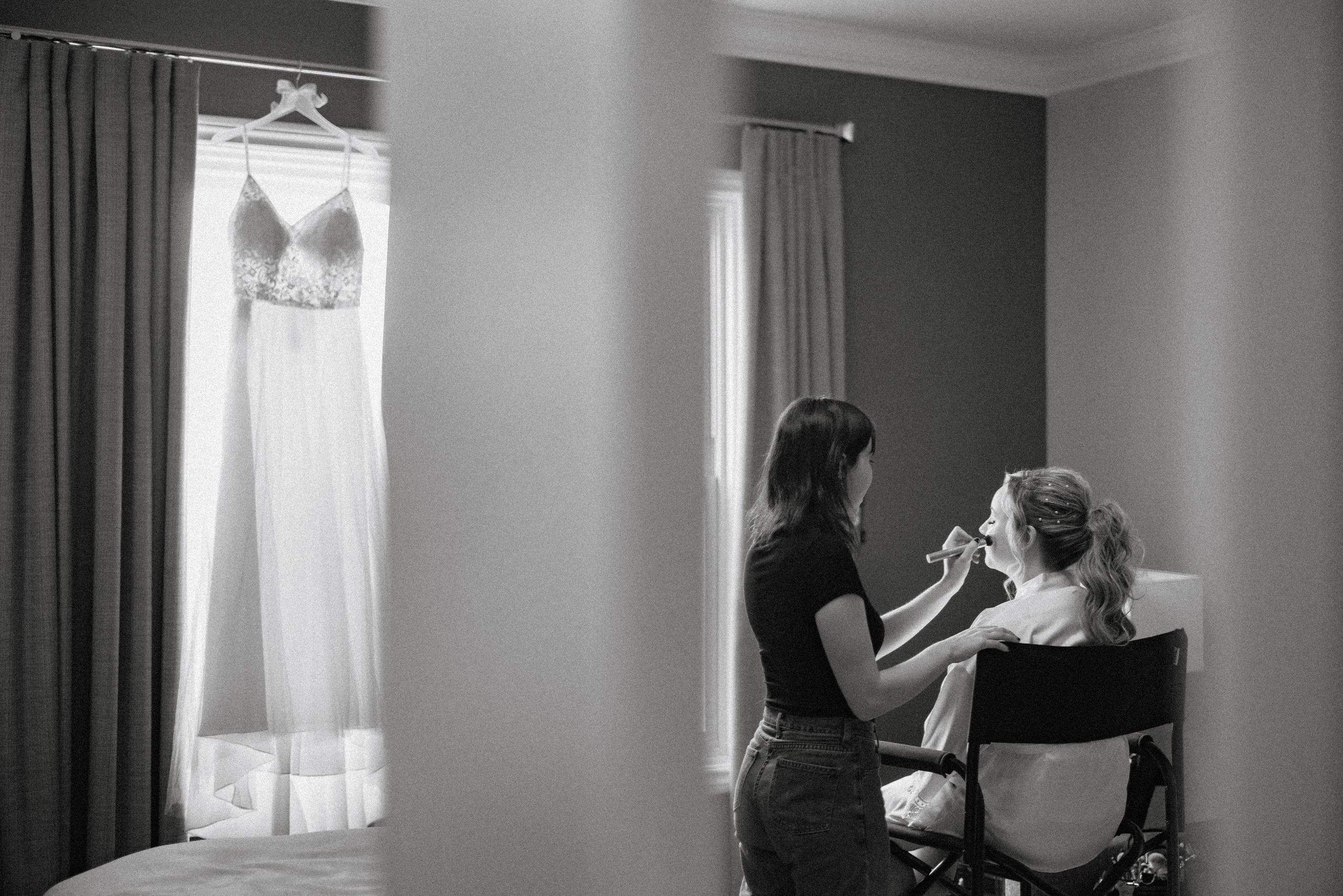 black white film bride getting ready gate house niagara on the l