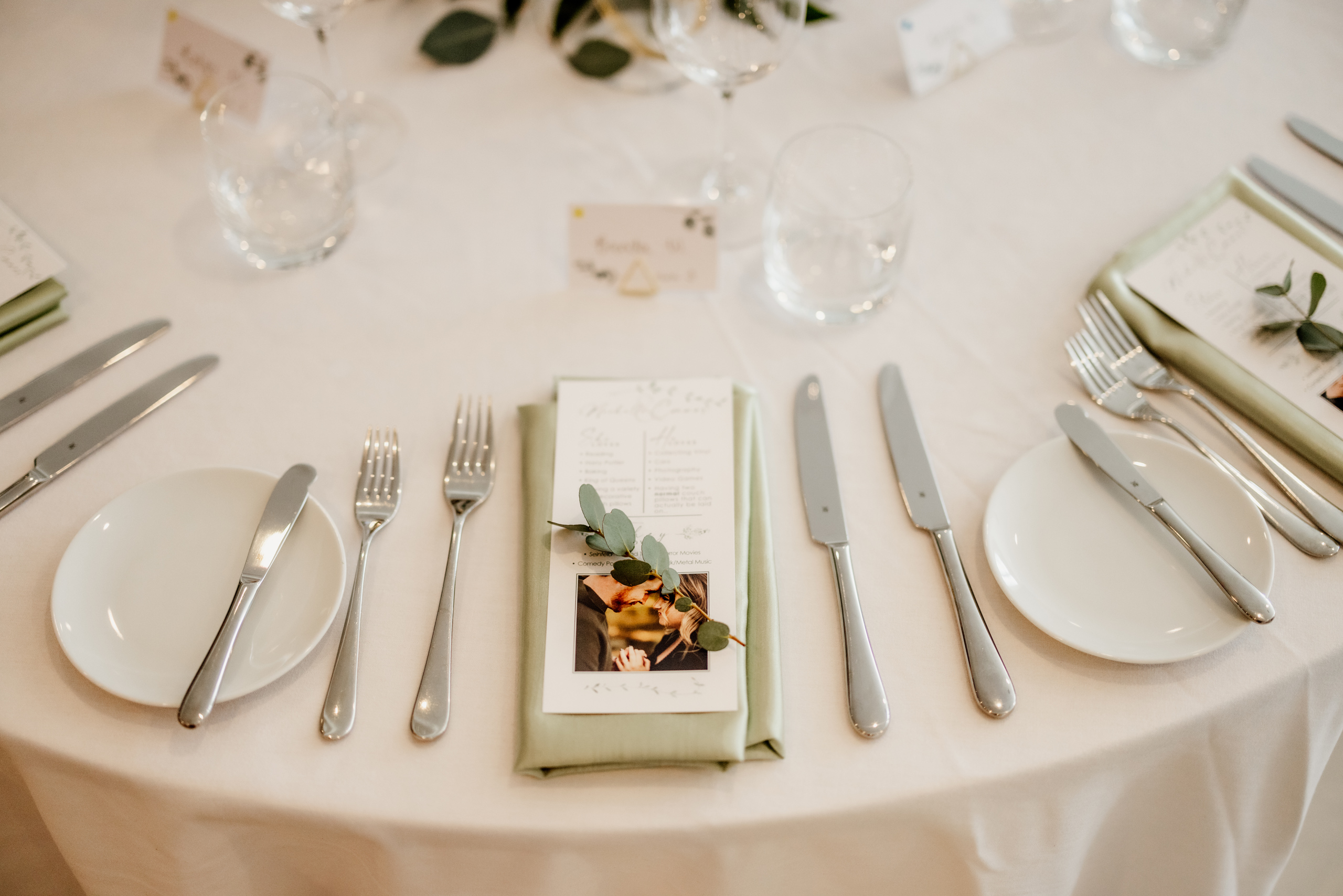 table decor lush florals gate house niagara on the lake wedding