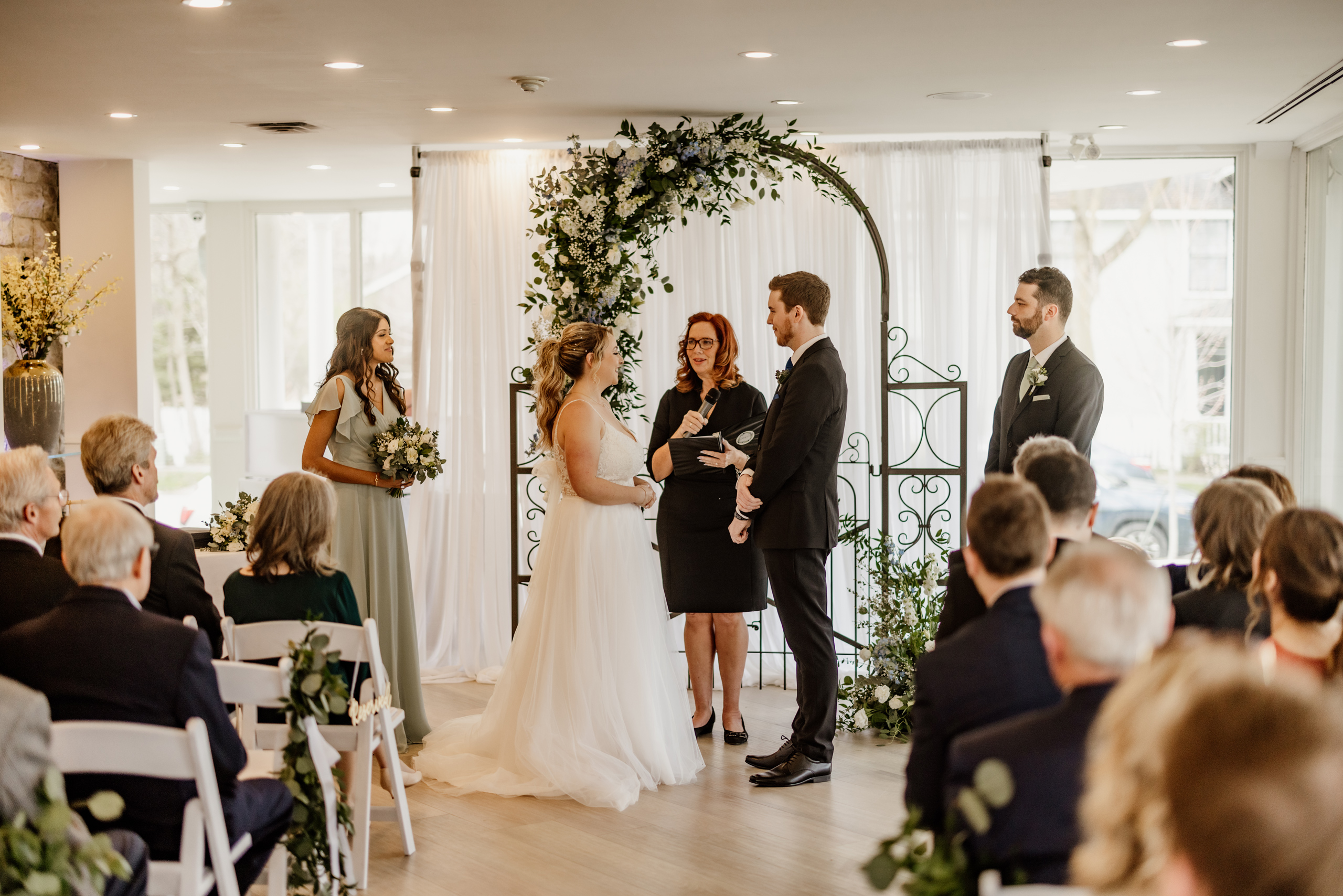 cathy davis wedding officiant niagara on the lake gate house