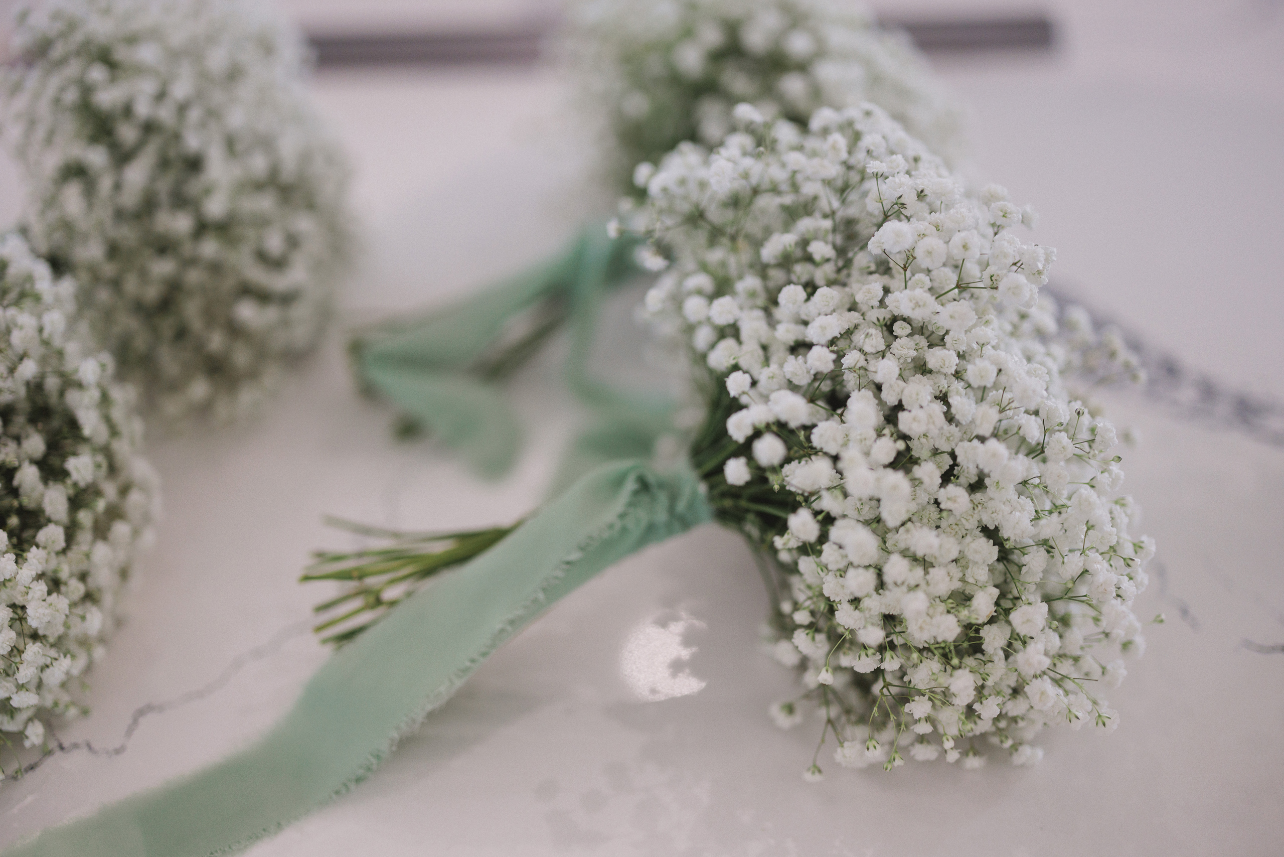 simple bridemaids bouquets niagara wedding photography