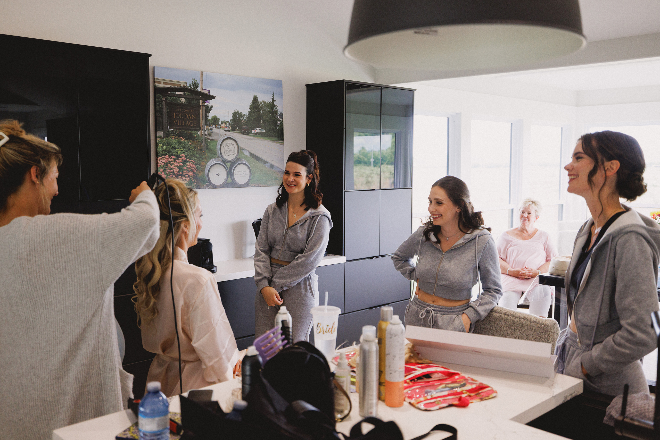 bridesmaids getting ready niagara wedding