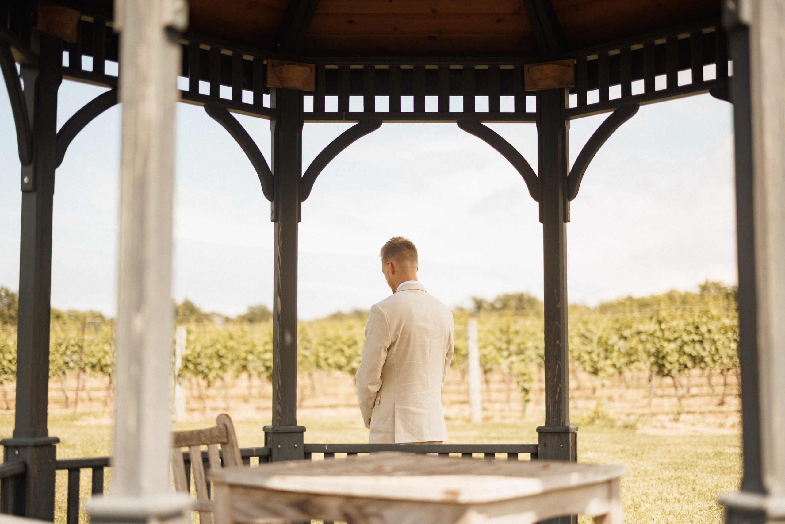 first look cave spring vineyard summer wedding