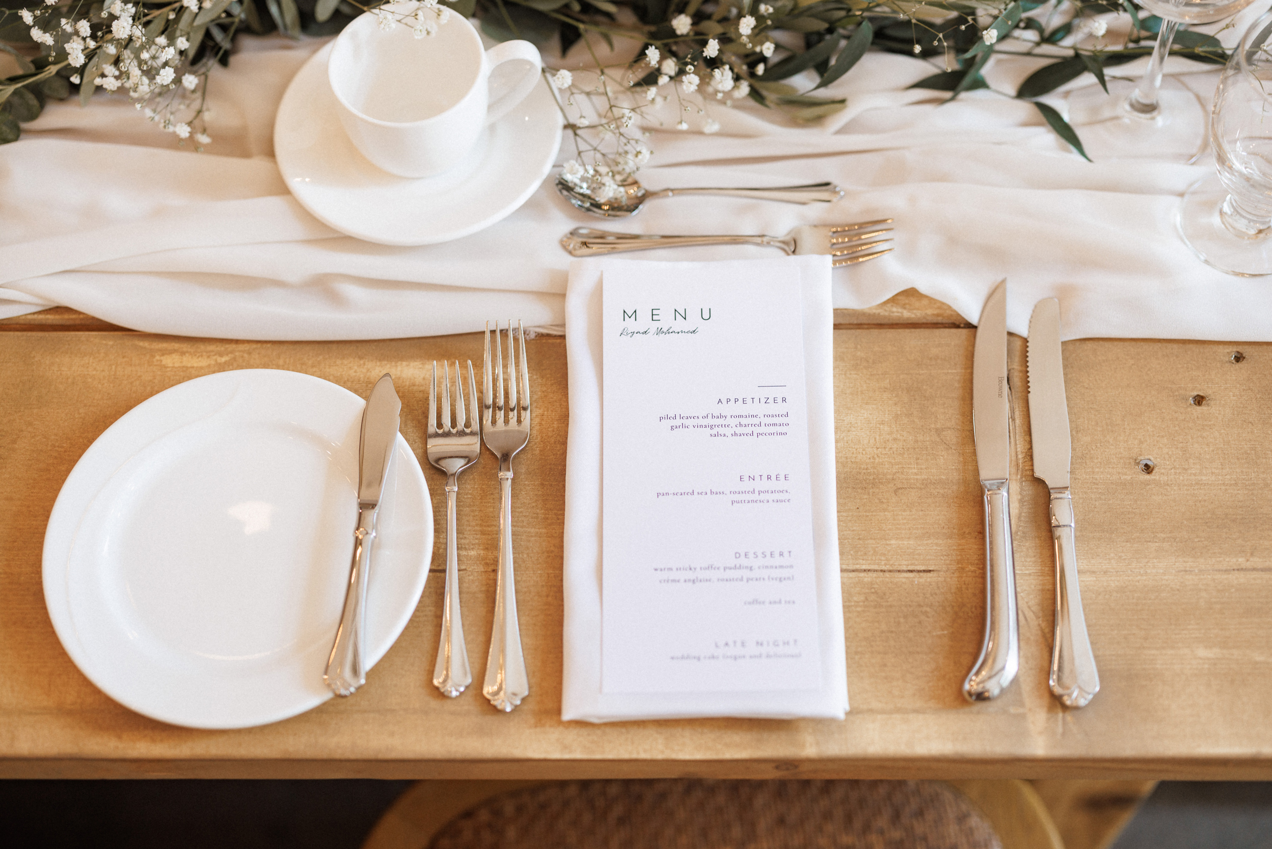 table decor barns at cave spring vineyard summer wedding