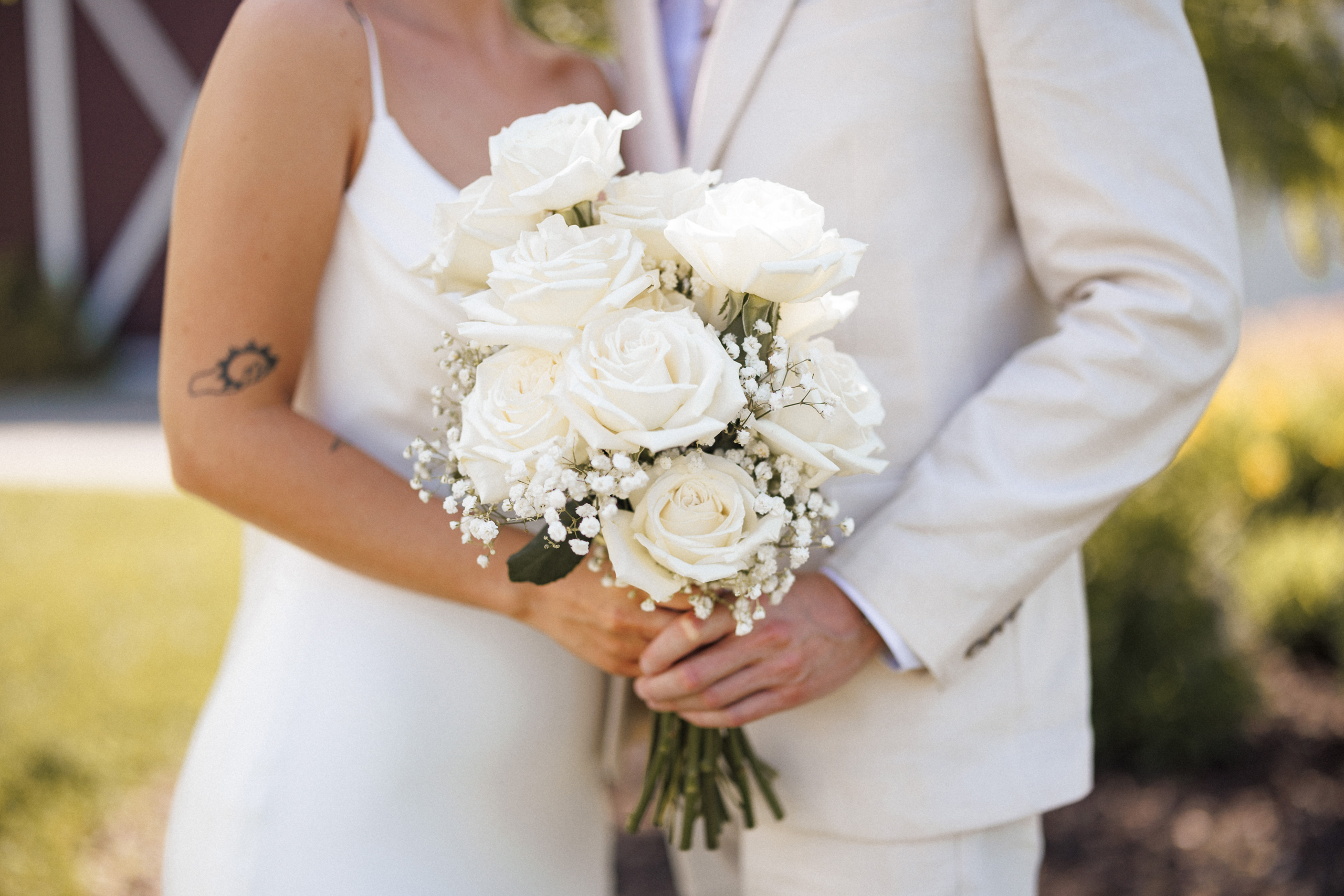 summer wedding cave spring vineyard vineland bride groom