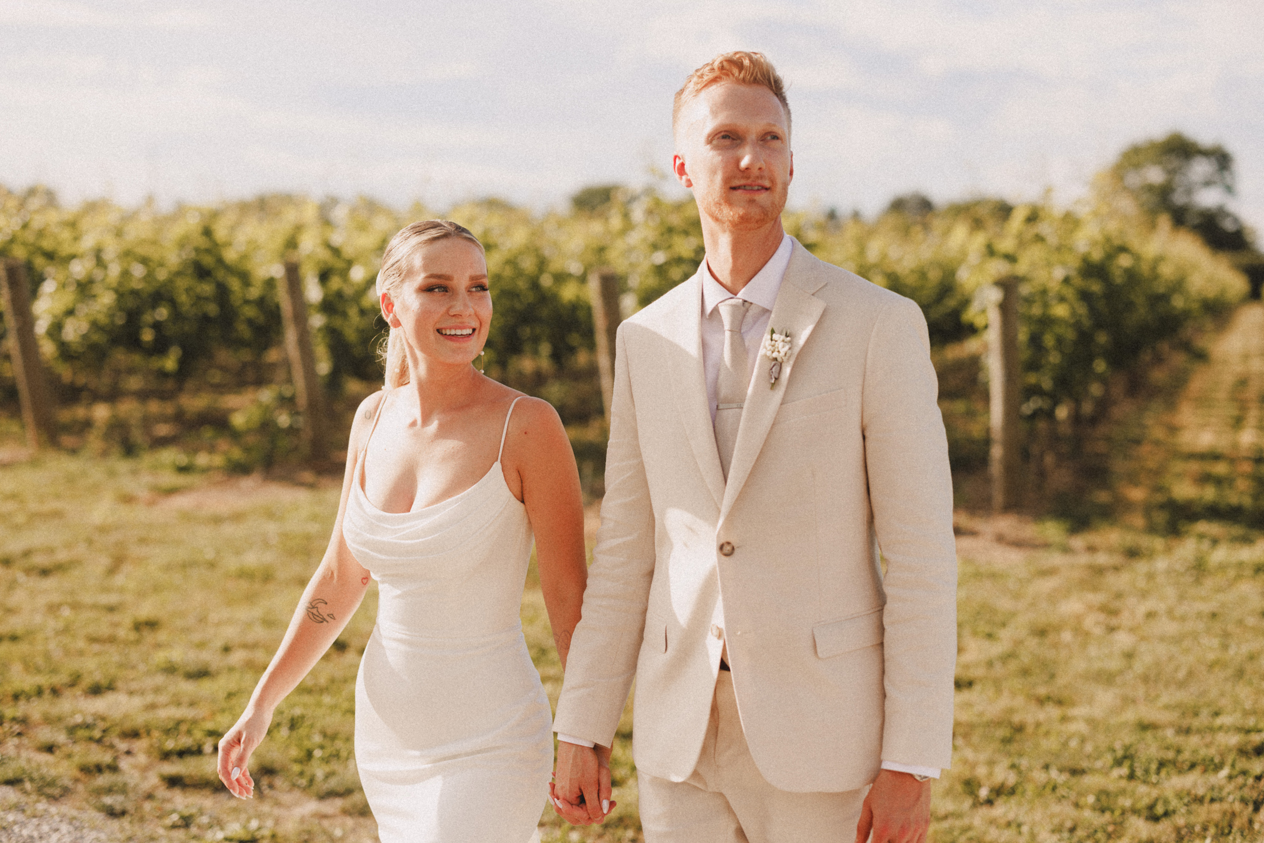 romantic summer wedding photos cave spring vineyard