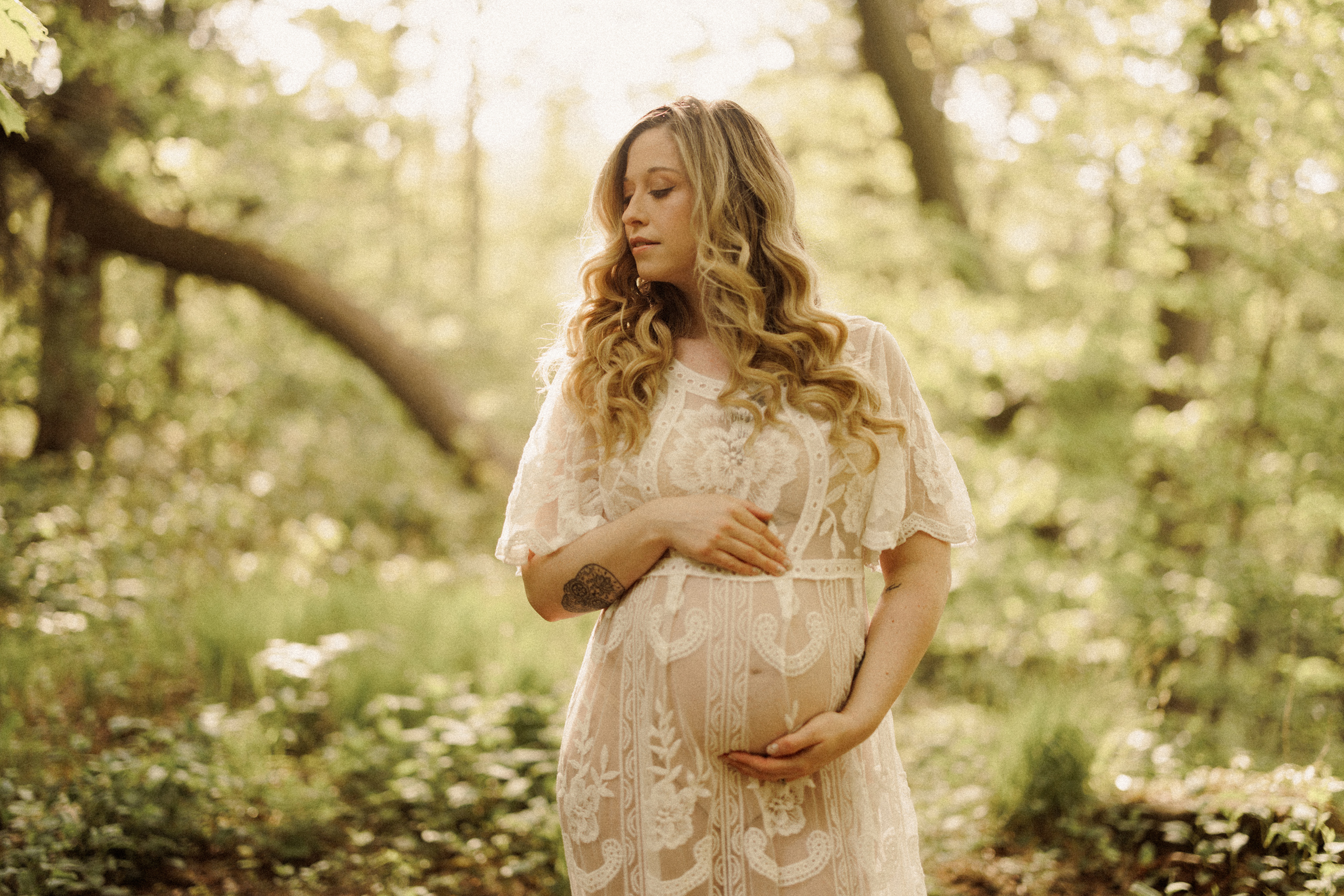 lacey soft dreamy forest maternity sensual film photography niag