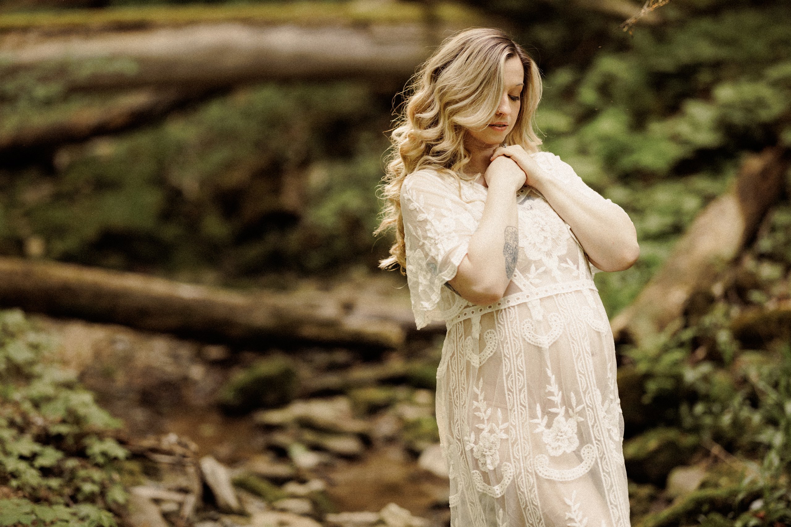 feminine sensuality niagara maternity photography afterglow