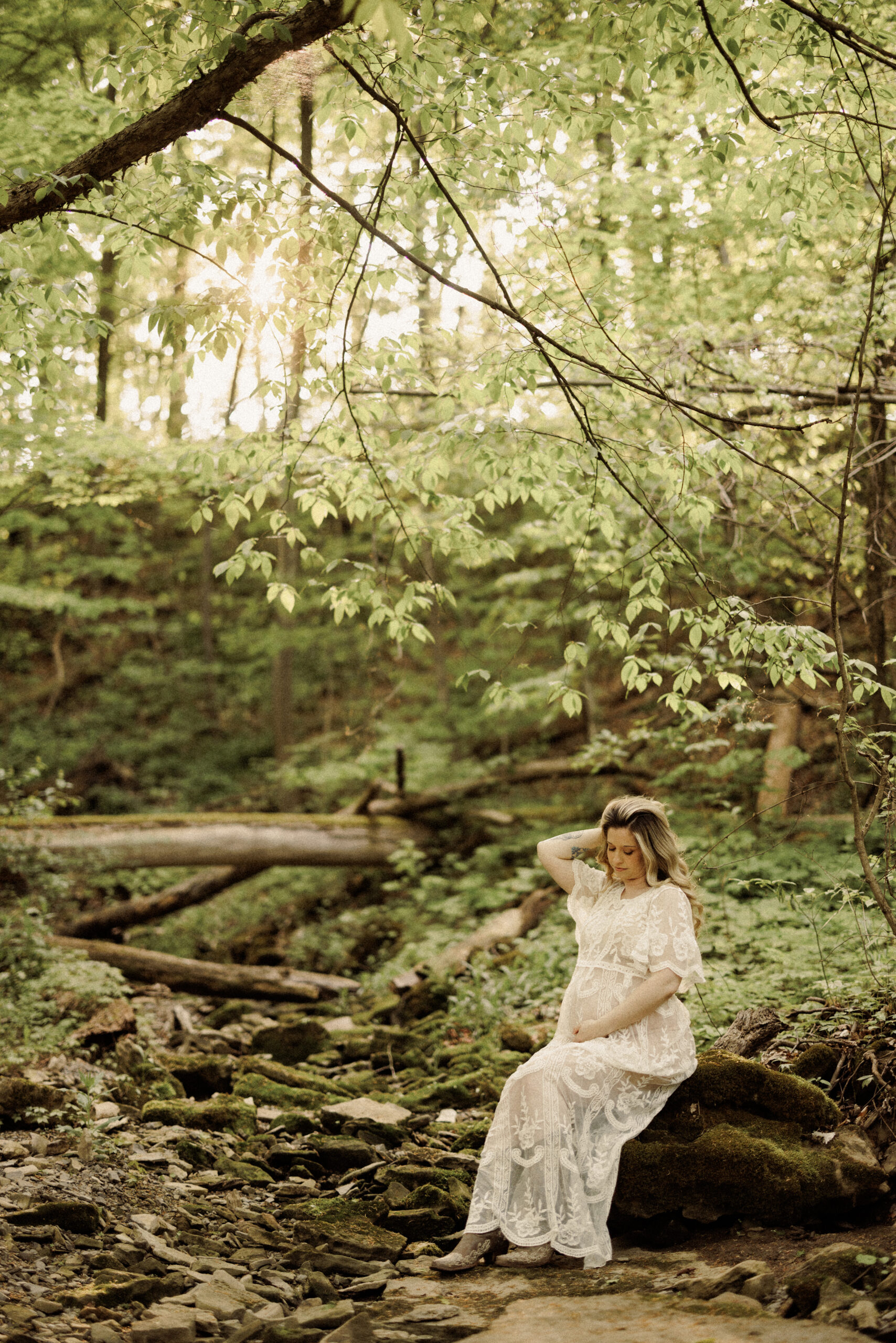 pregnancy maternity forest boudoir photography niagara