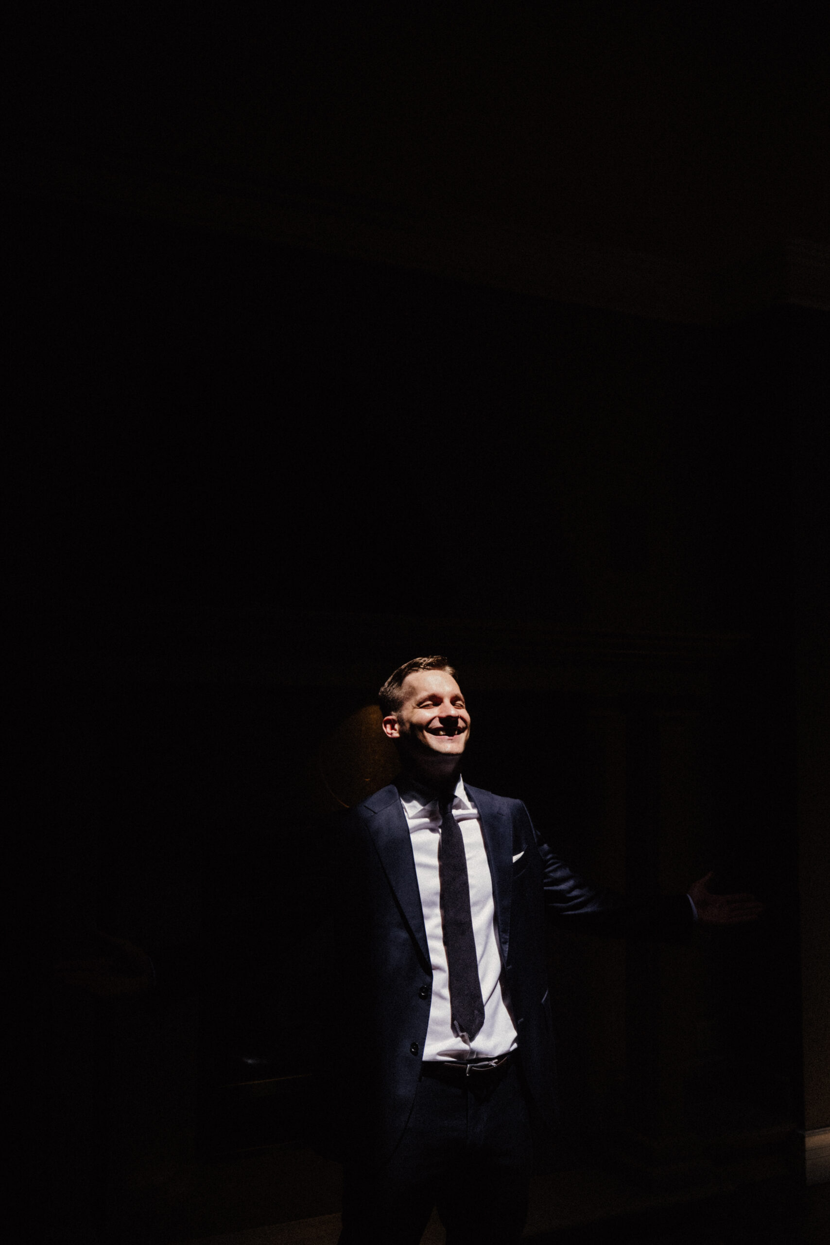 groom fun in the light