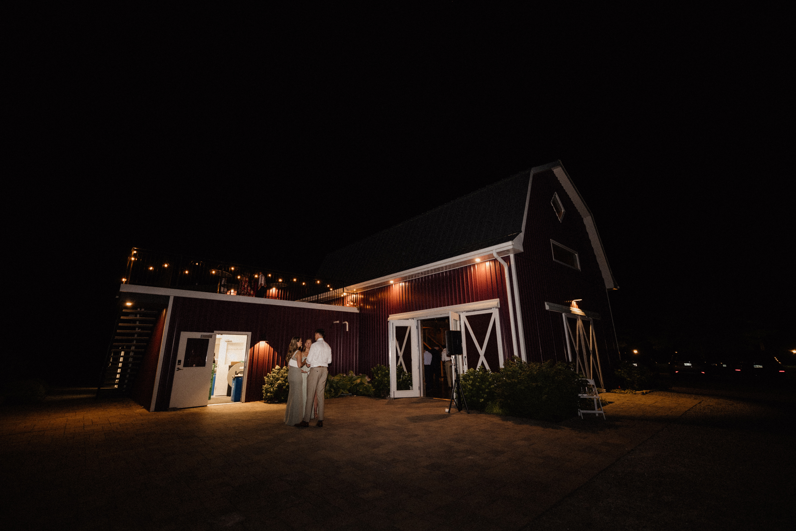 night at barns at cave spring vineyard summer wedding niagara