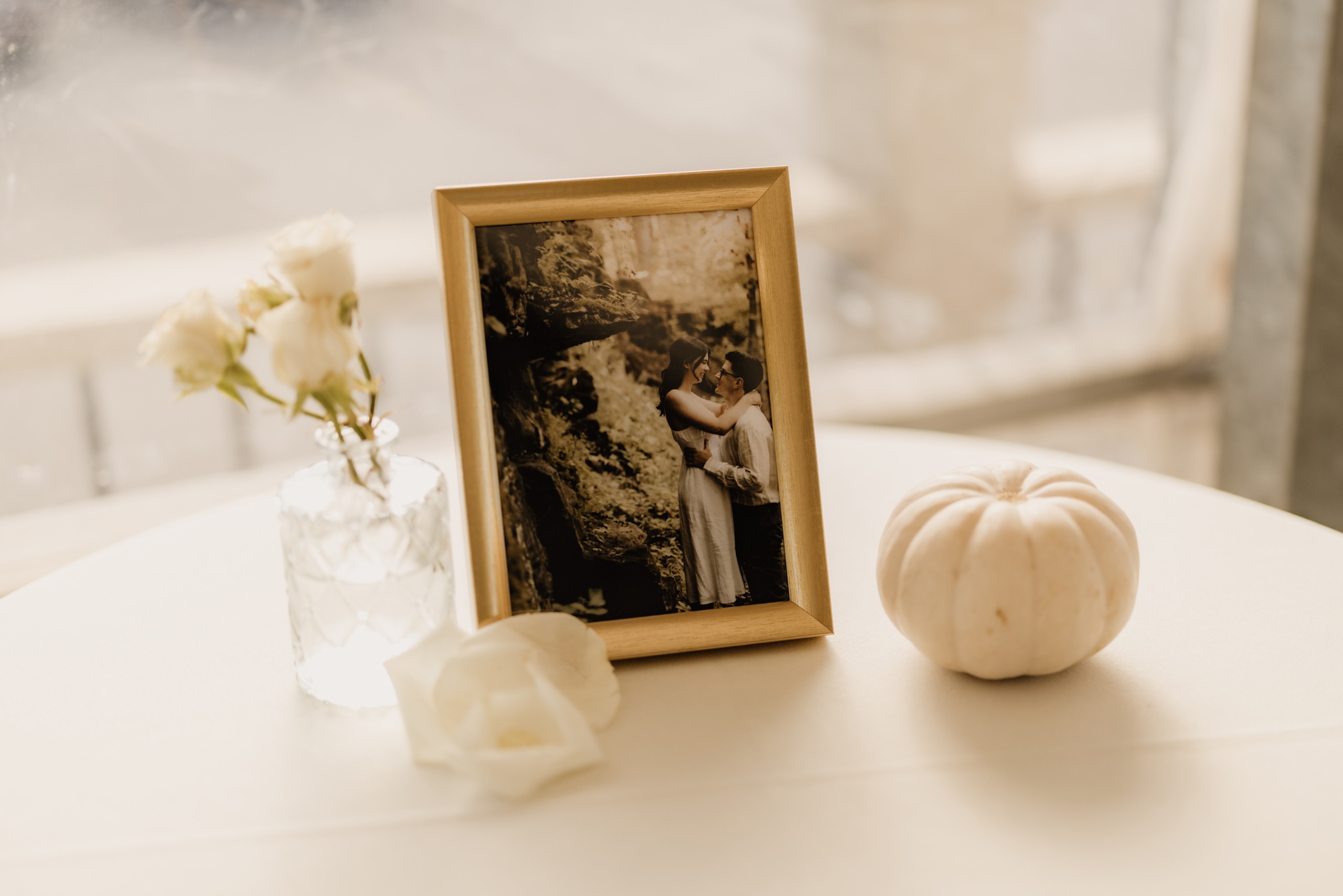 florals and details at peninsula ridge winery wedding