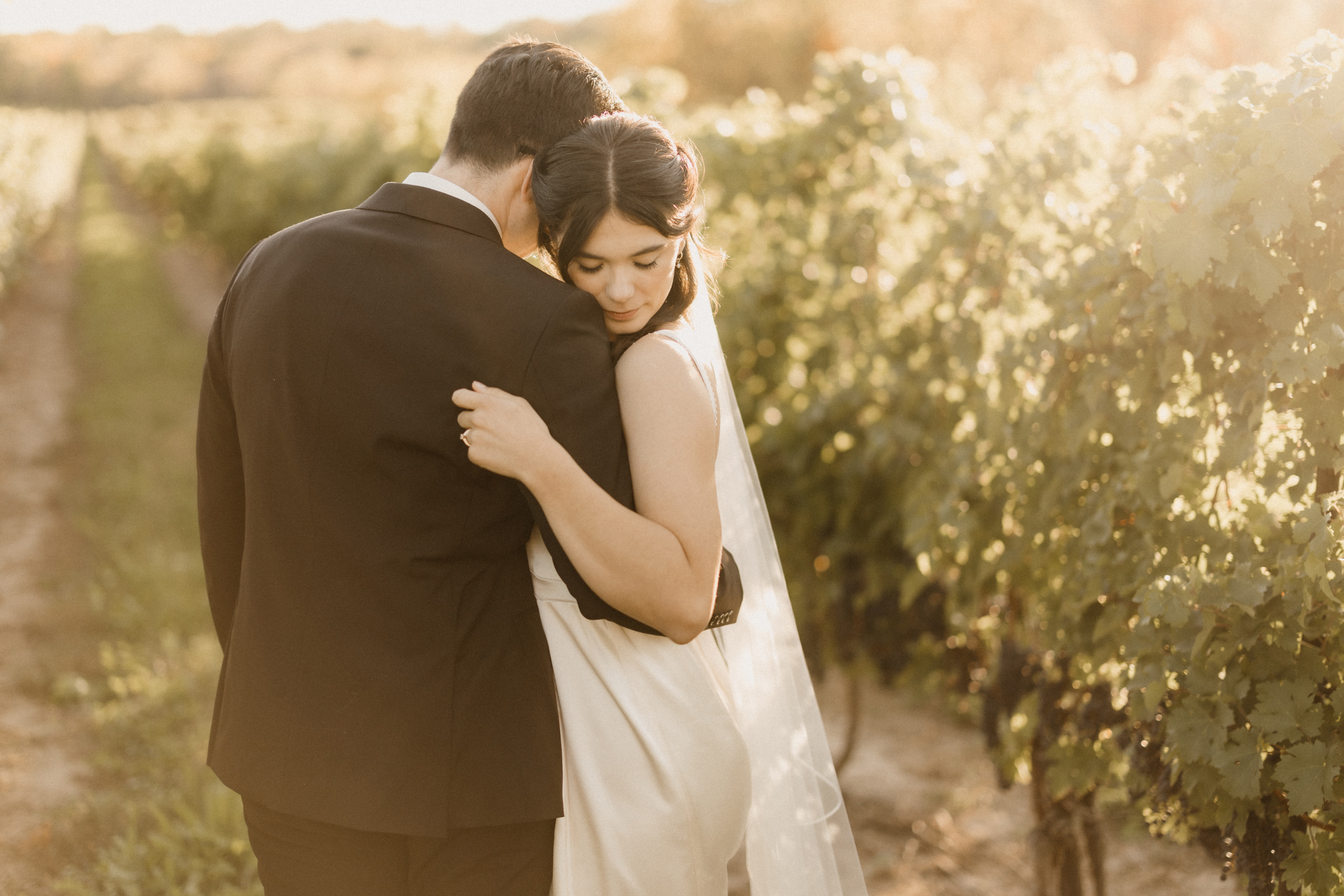 beautiful romantic sunset wedding photography autumn fall vineya
