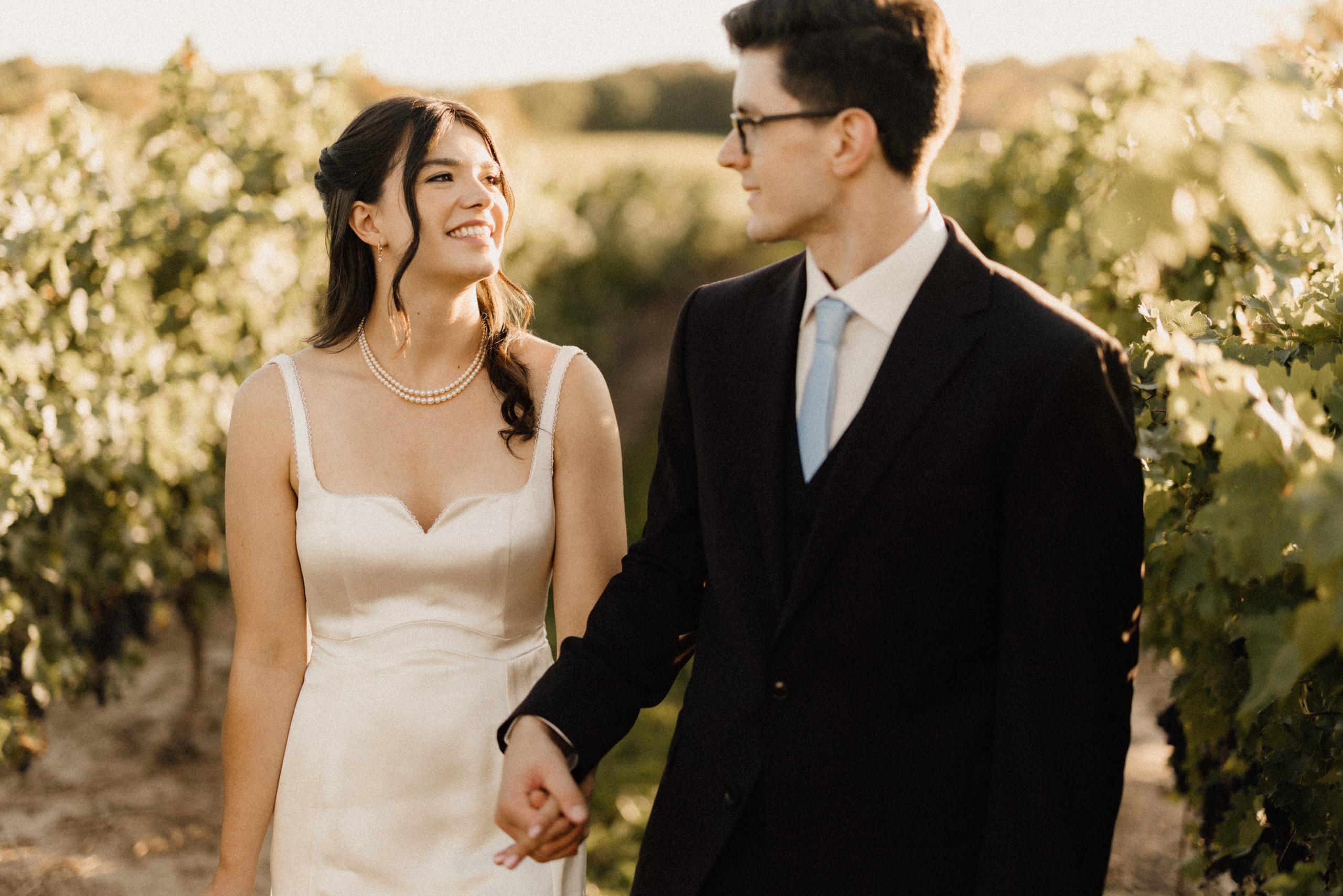 beautiful romantic sunset wedding photography autumn fall vineya
