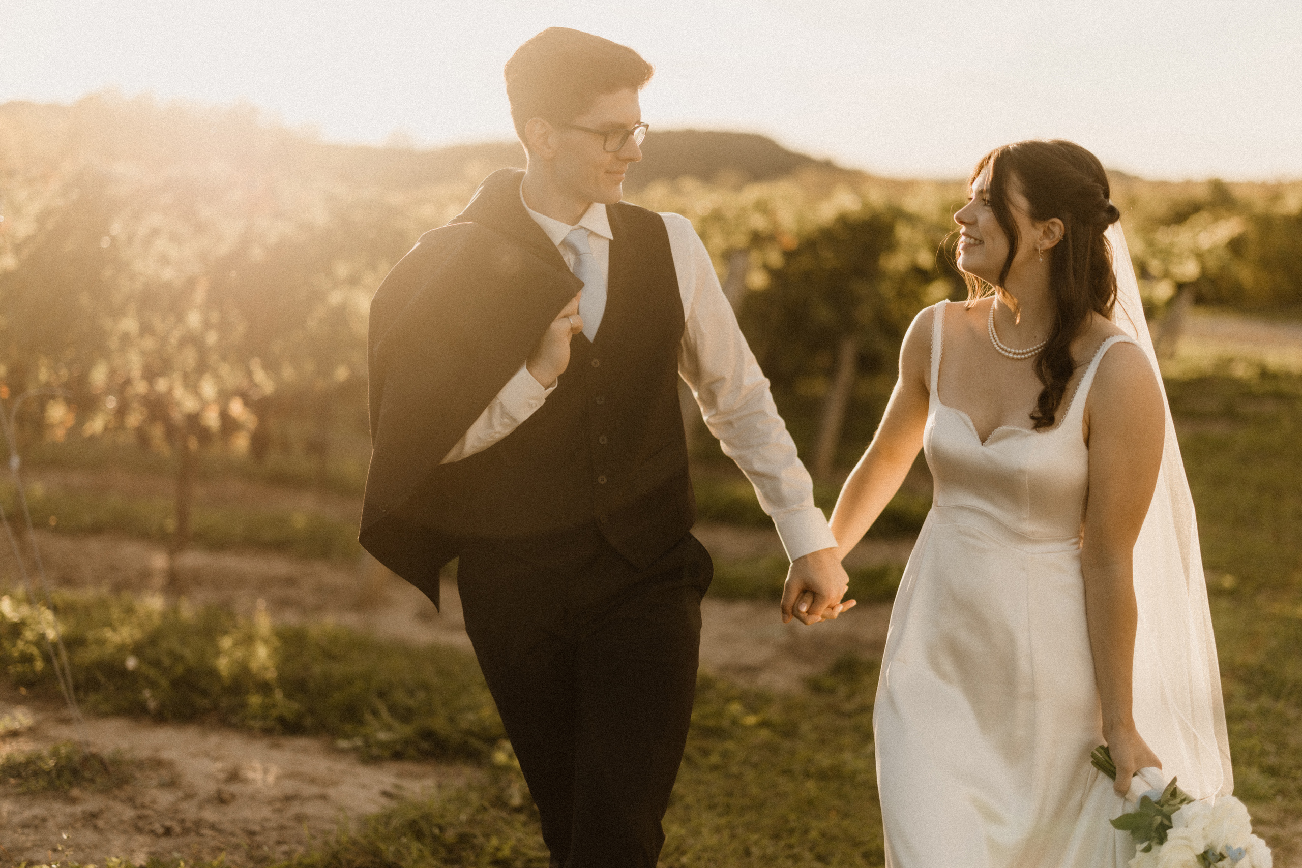 candid walk vineyard wedding autumn fall peninsula ridge winery
