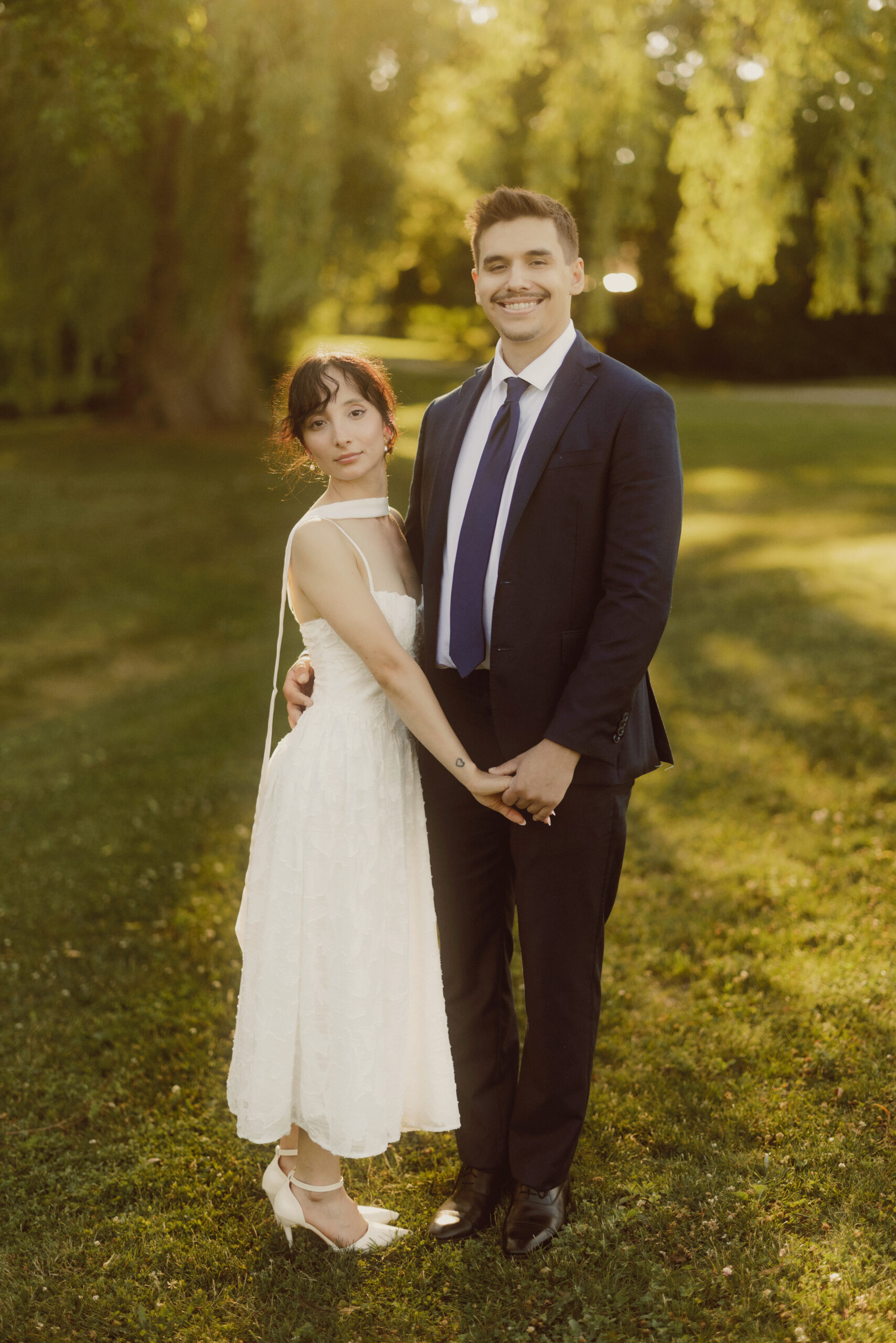 playful romantic soft dreamy sunset wedding photos niagara