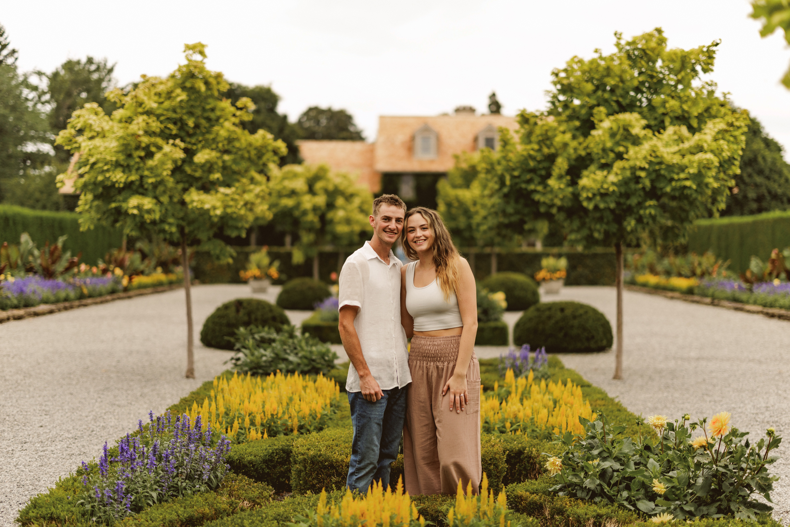 Niagara surprise proposal garden photography couple
