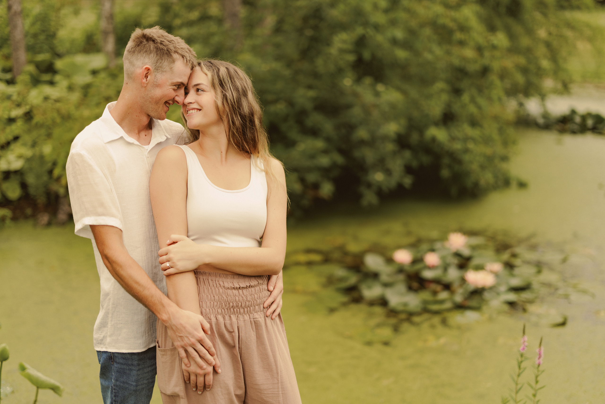 Niagara surprise proposal garden photography couple
