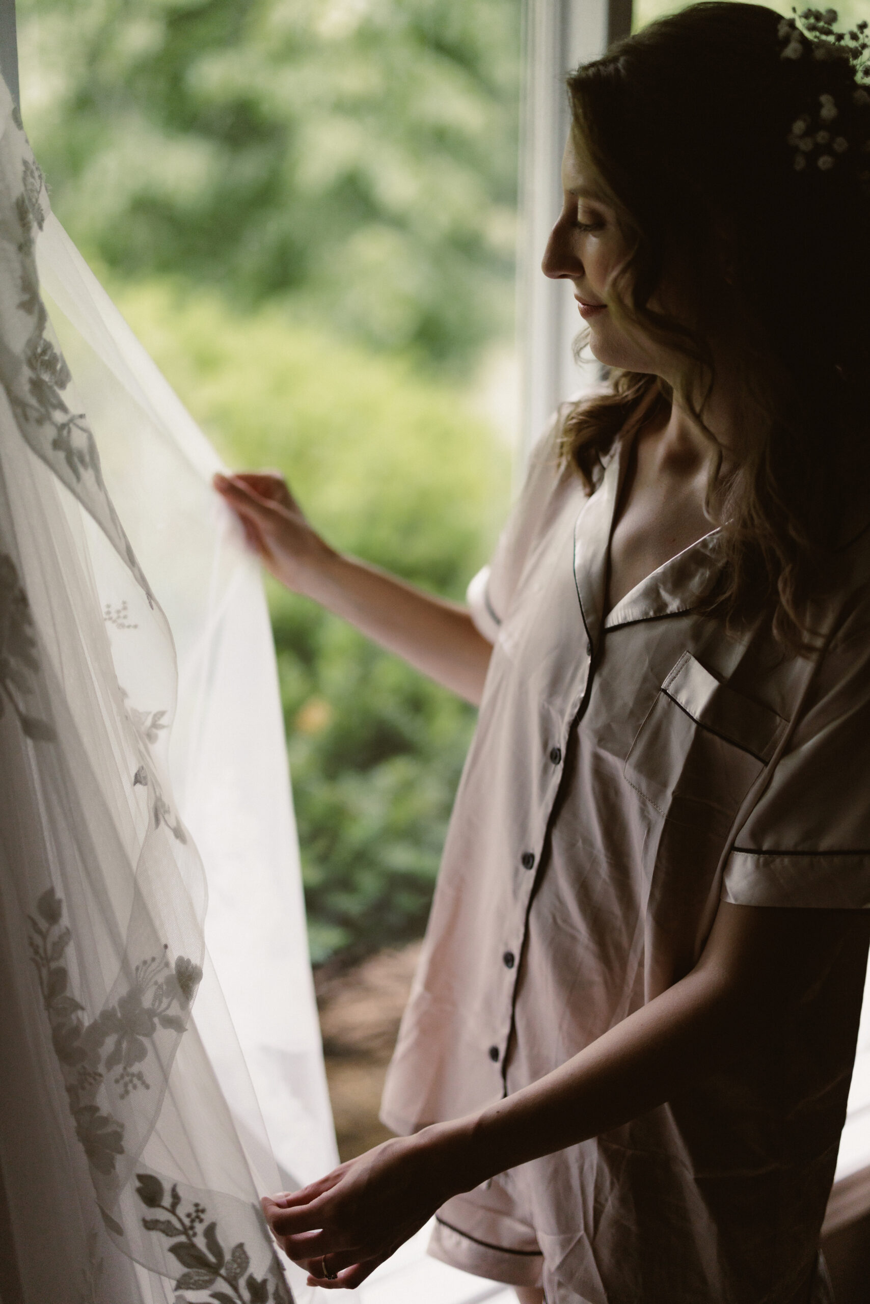 bride getting ready afterglow