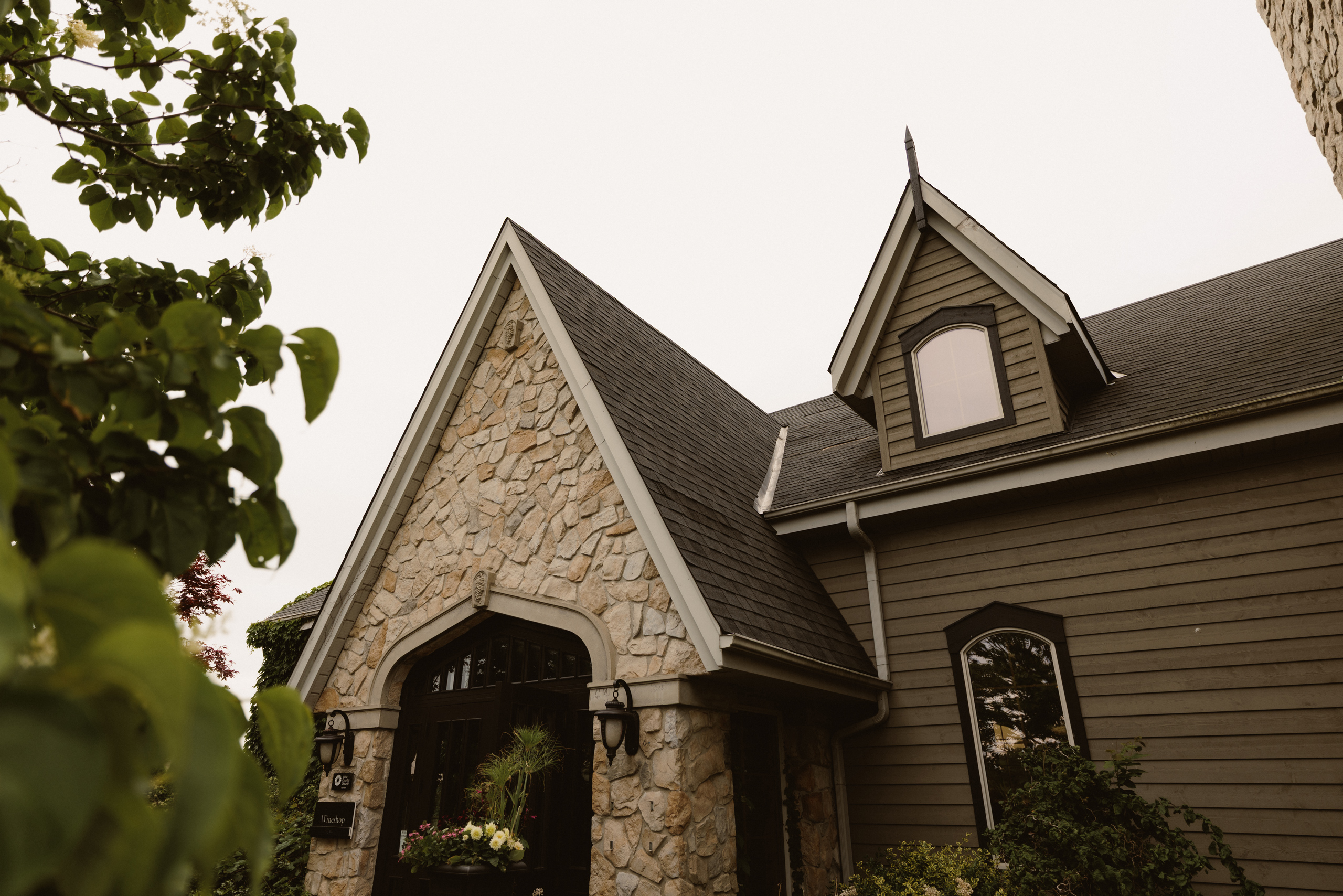 carriage house wedding vineland estates winery