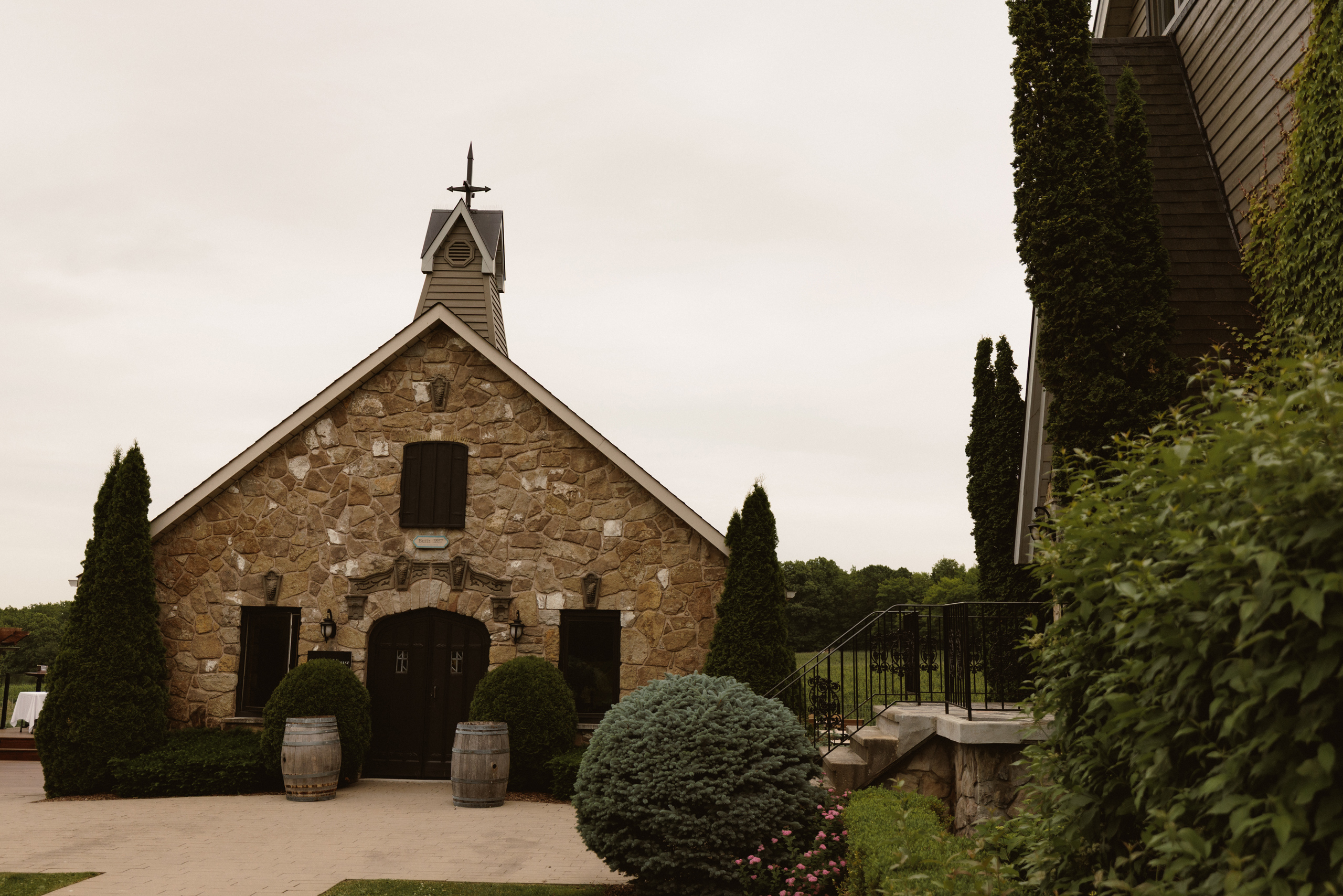 carriage house wedding vineland estates winery