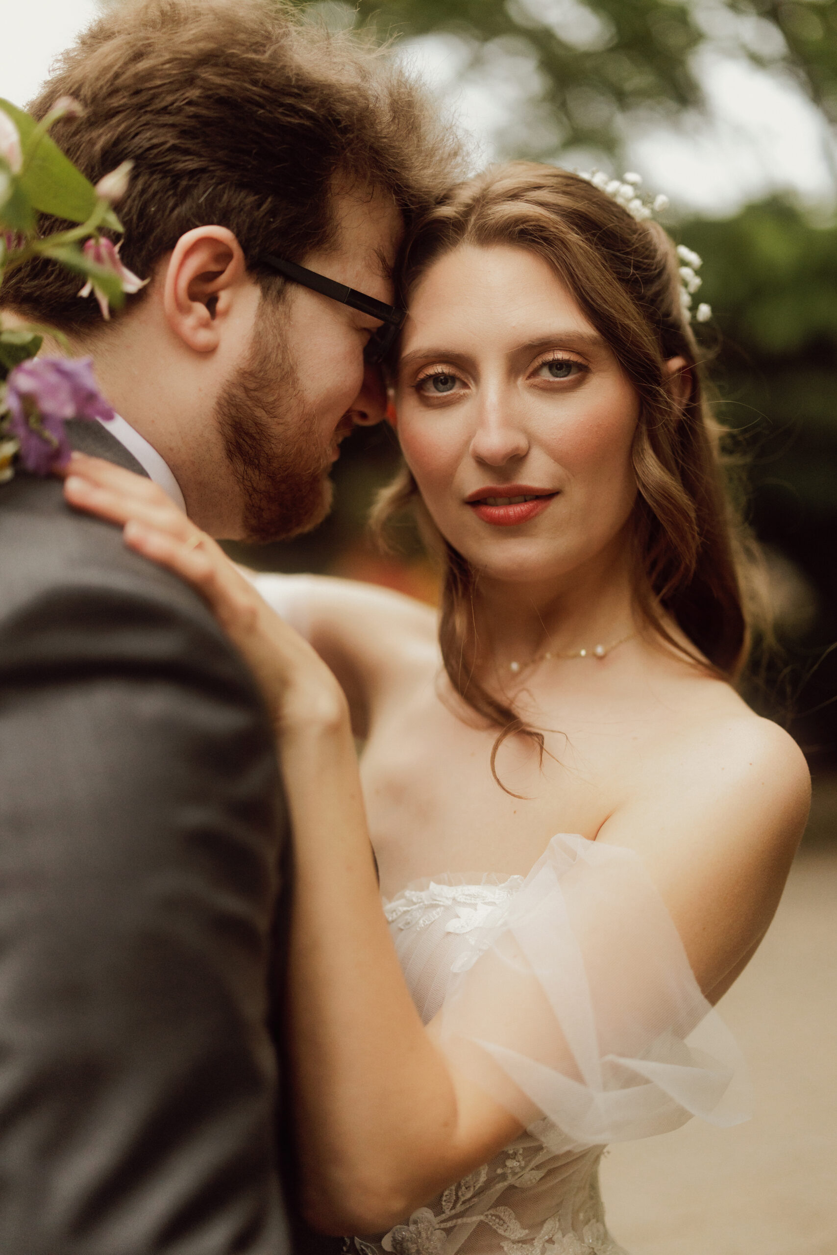 romantic soft dreamy emotional wedding photos vineland estates