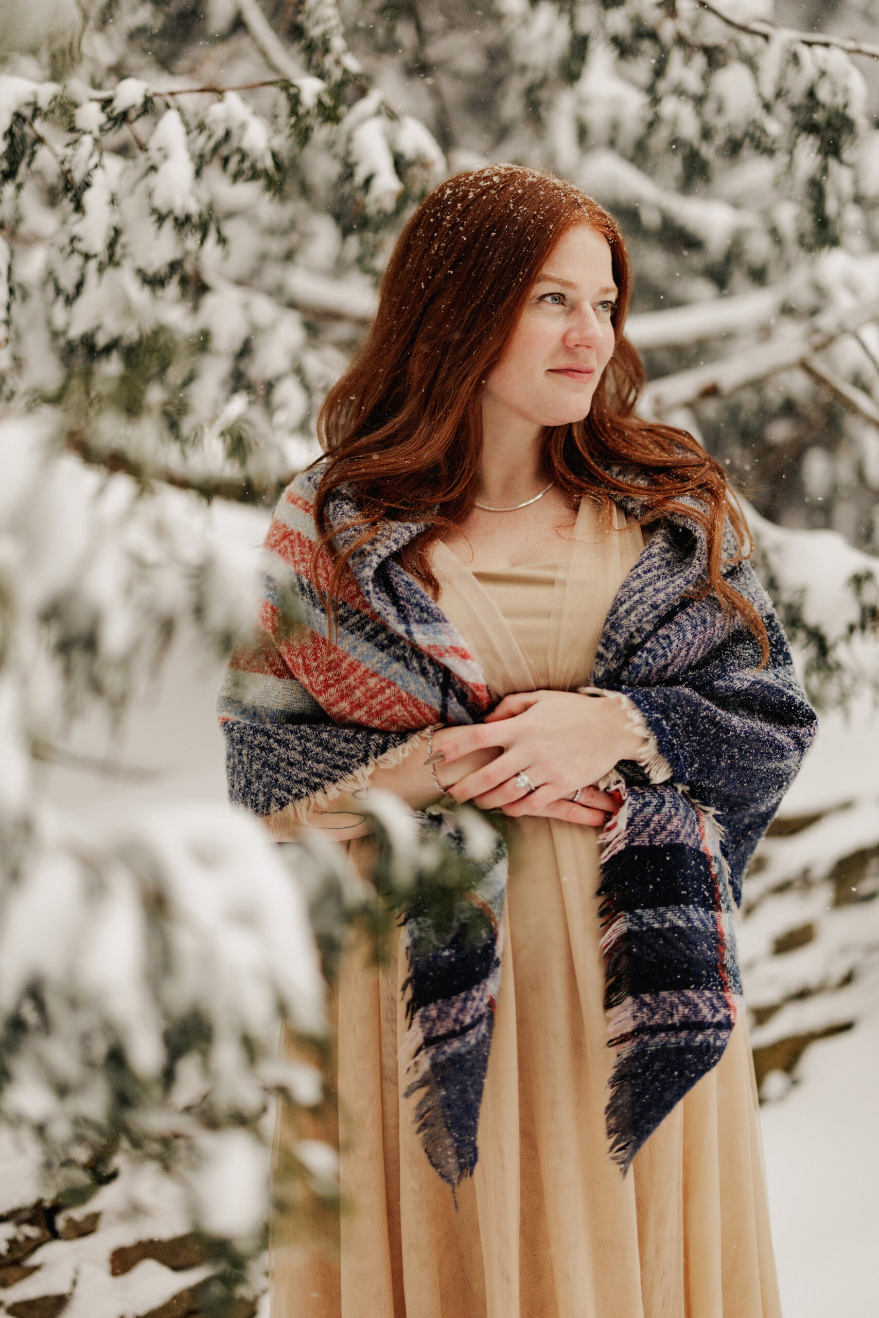 pregnant maternity photos winter snow niagara photographer afterglow