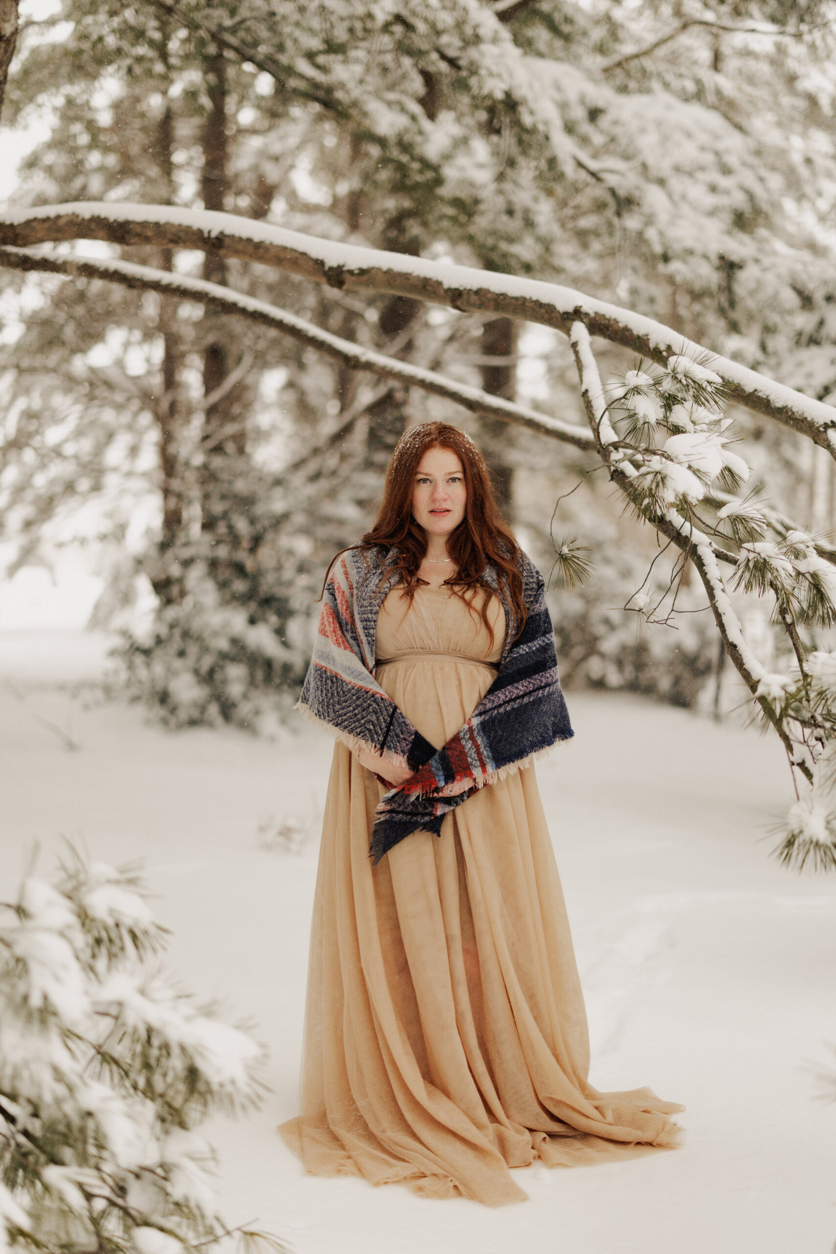 snow winter maternity pregnant niagara photographer afterglow images