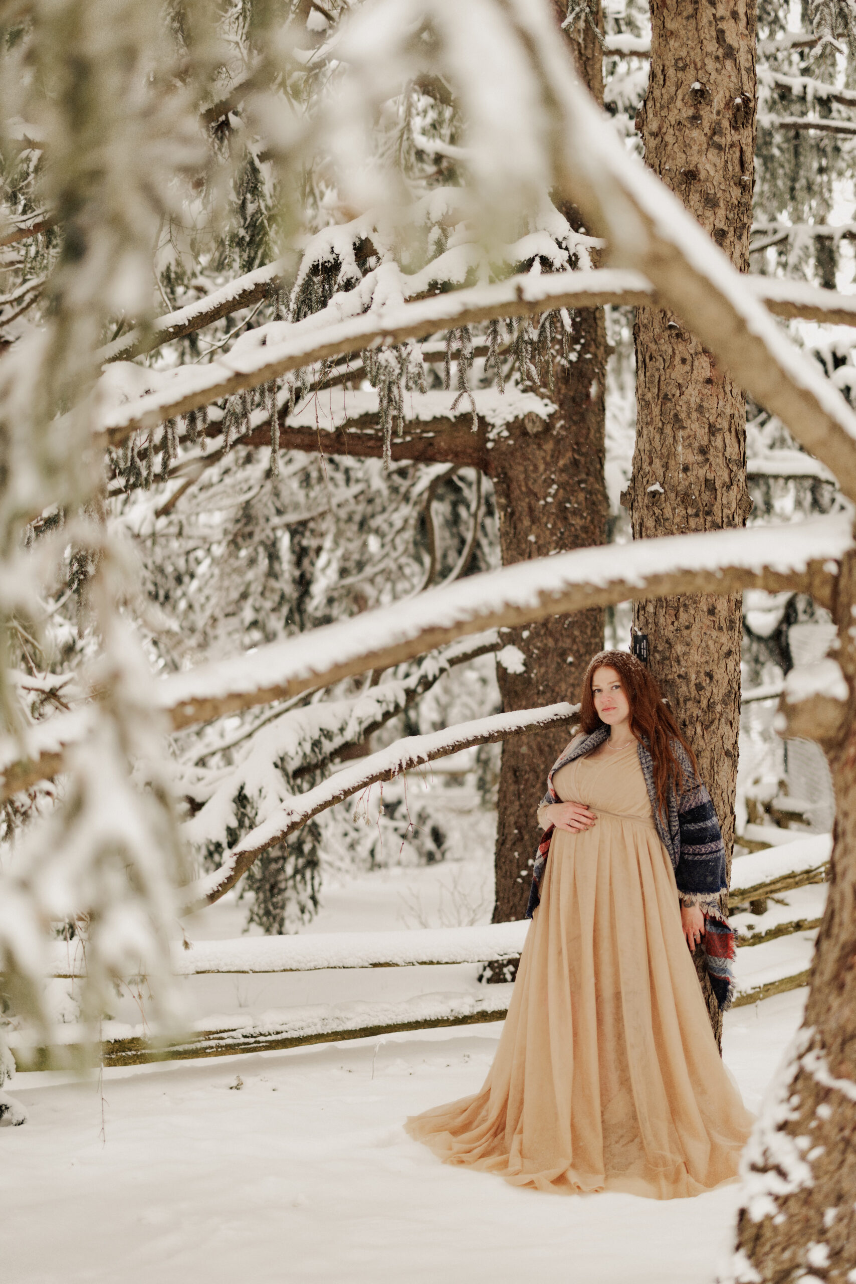 beautiful outdoor pregnant maternity photo shoot niagara afterglow images