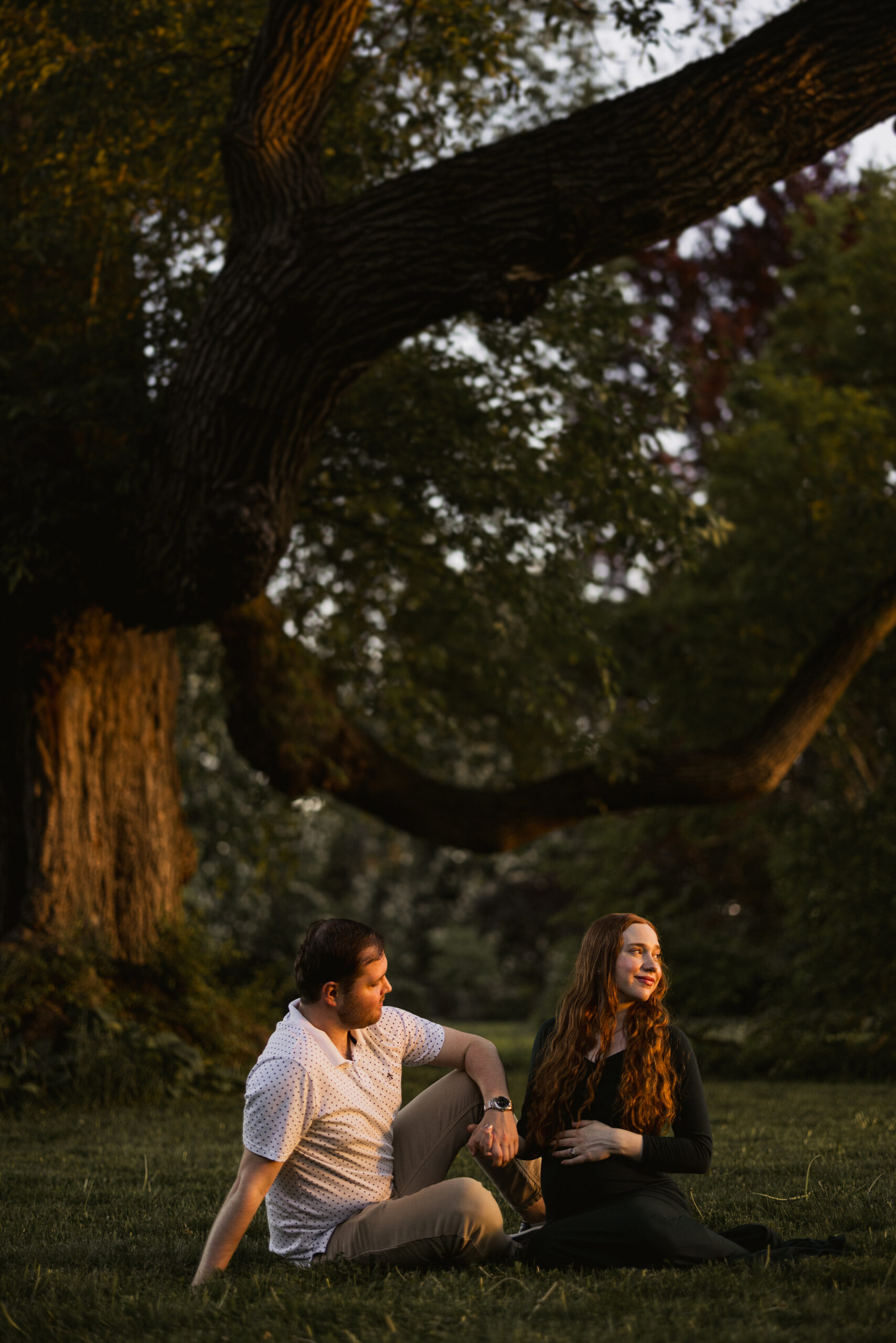 romantic maternity couples photos niagara afterglow images