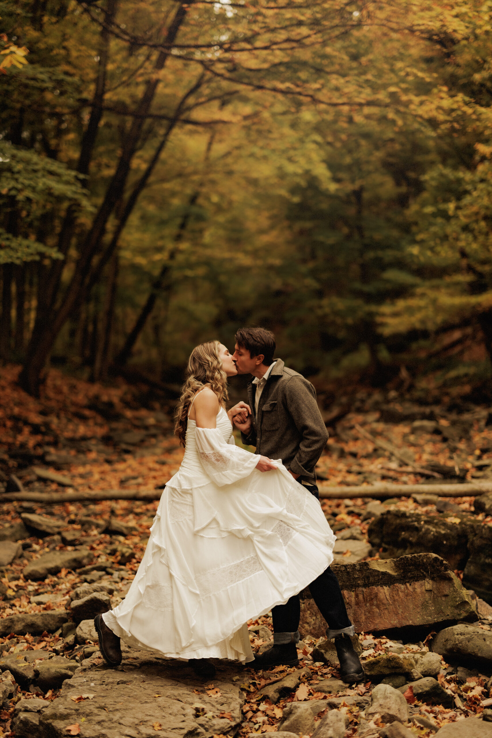 romantic fall engagement photography forest niagara