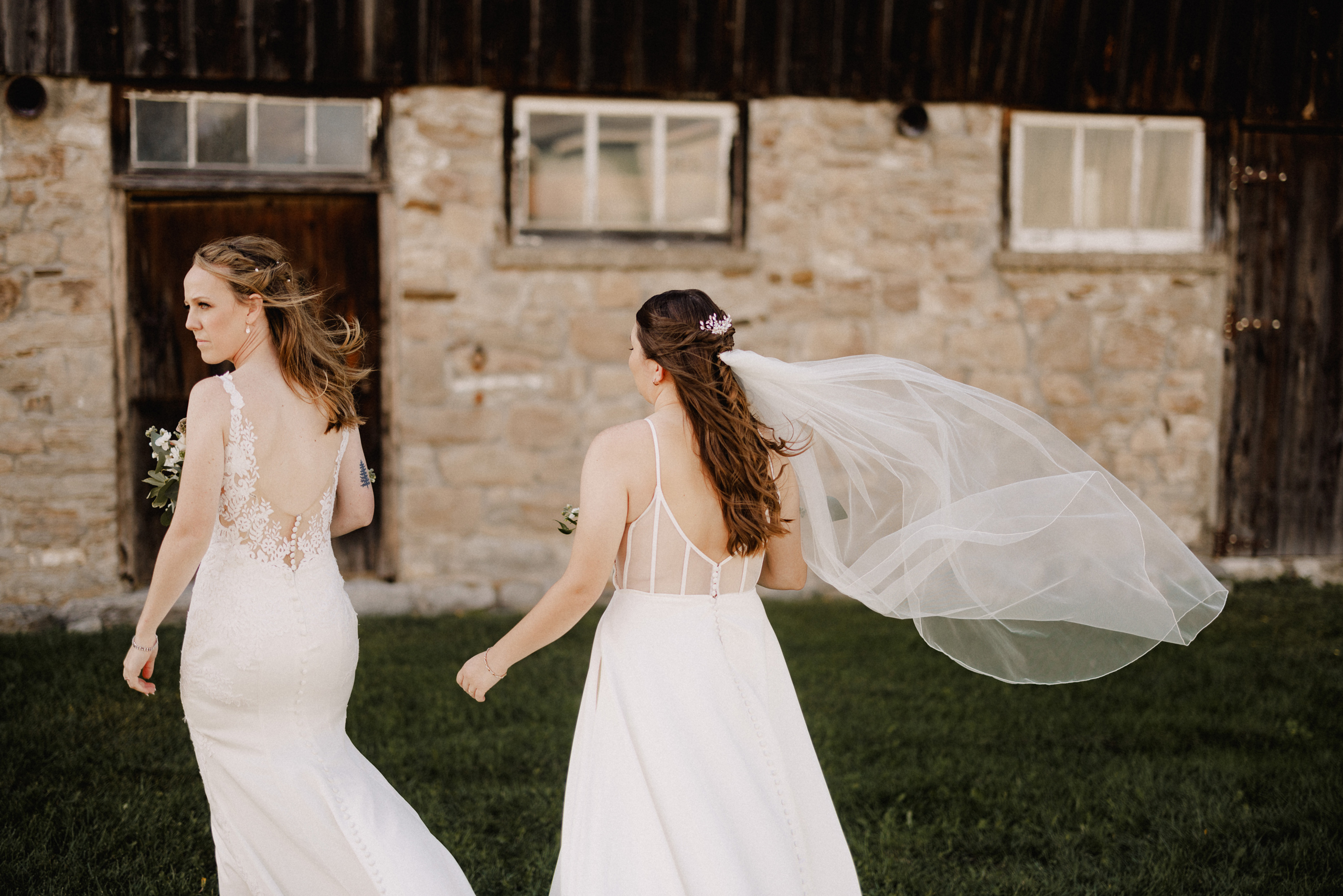 windy day veil wedding