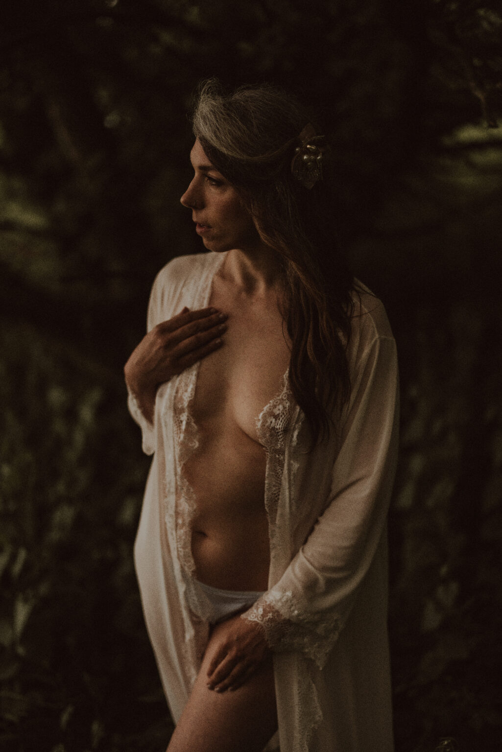 Outdoor boudoir photography niagara afterglow